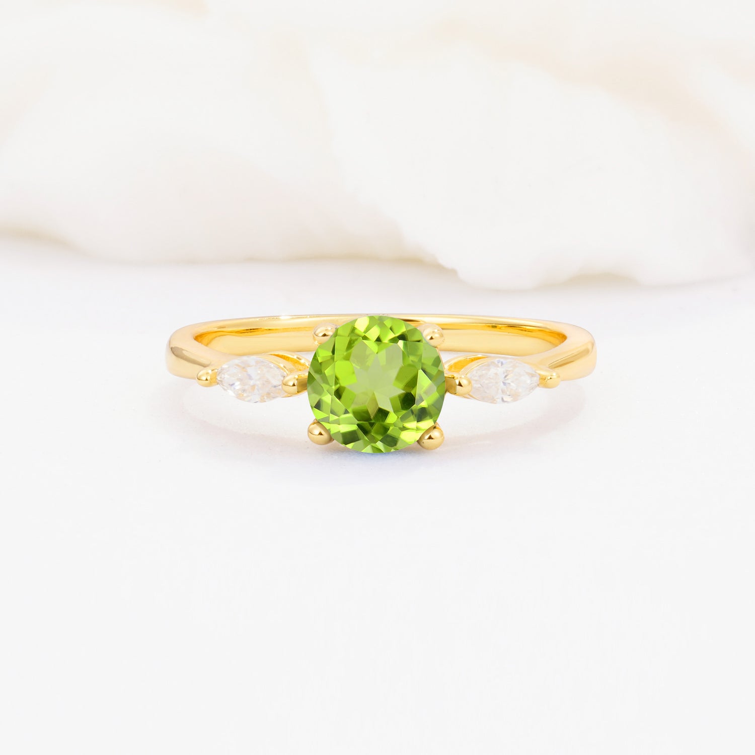 SR10909 Peridot Ring - Yellow-Gold