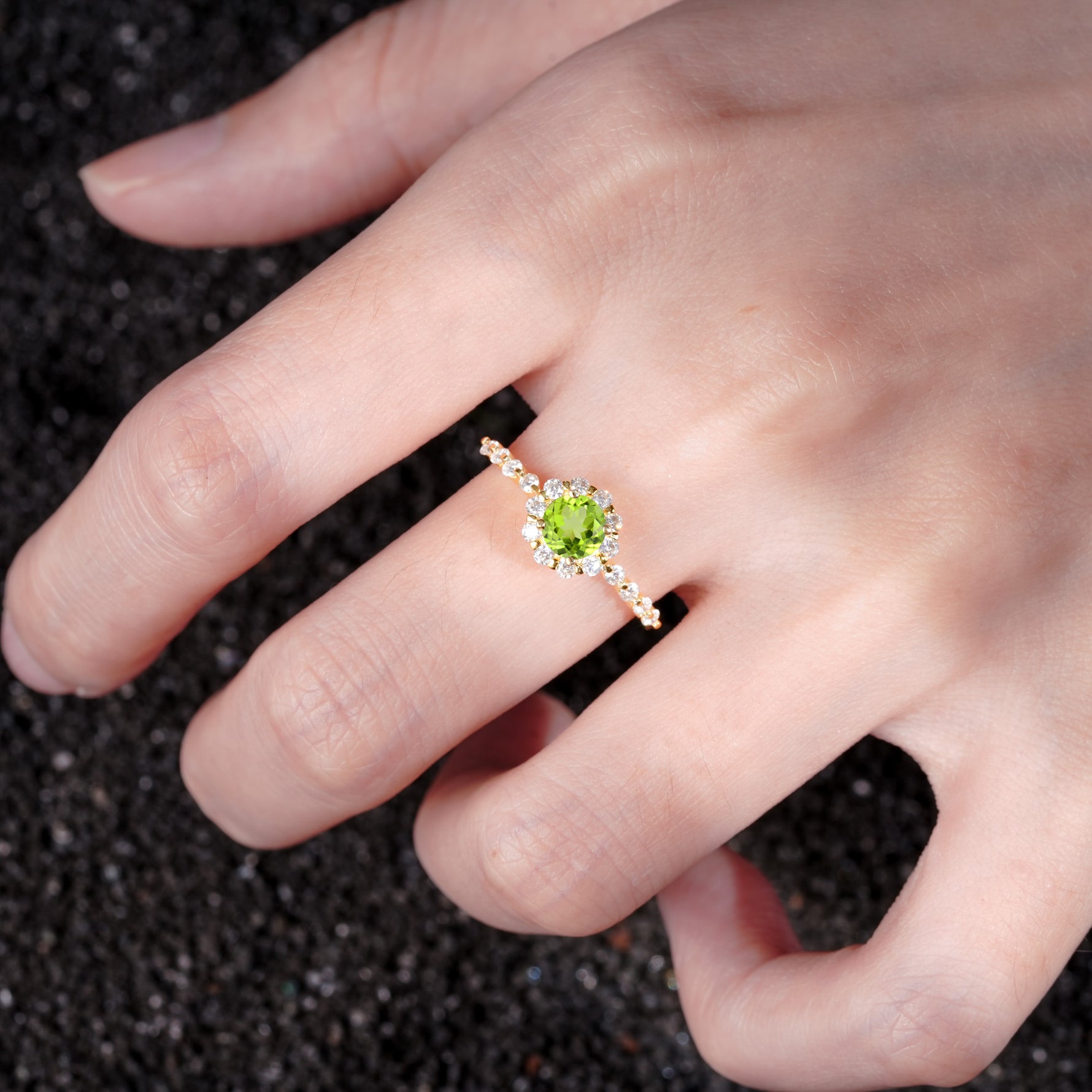 SR11138 Peridot Ring - Rose-Gold