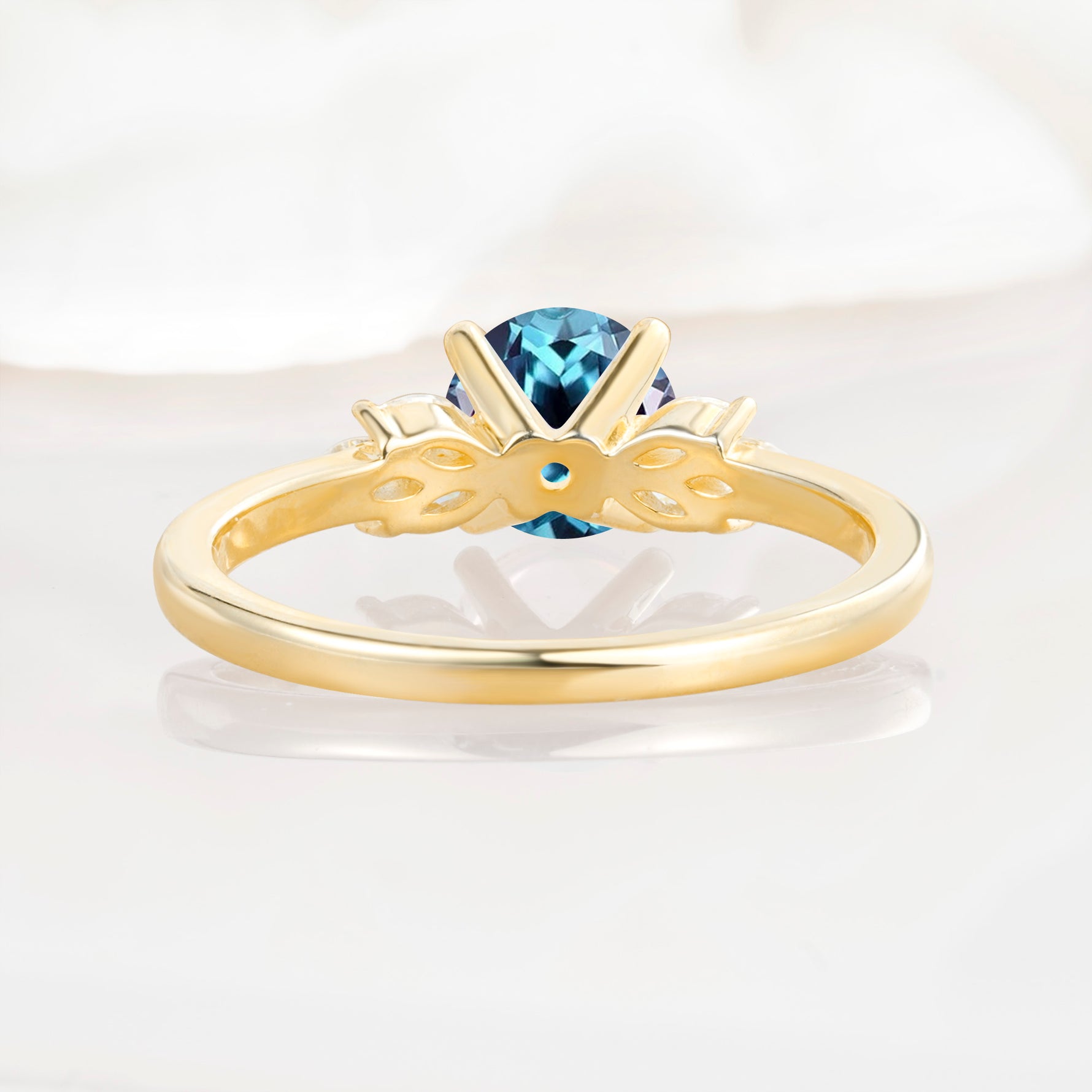 SR11590 Alexandrite Ring - Additional view