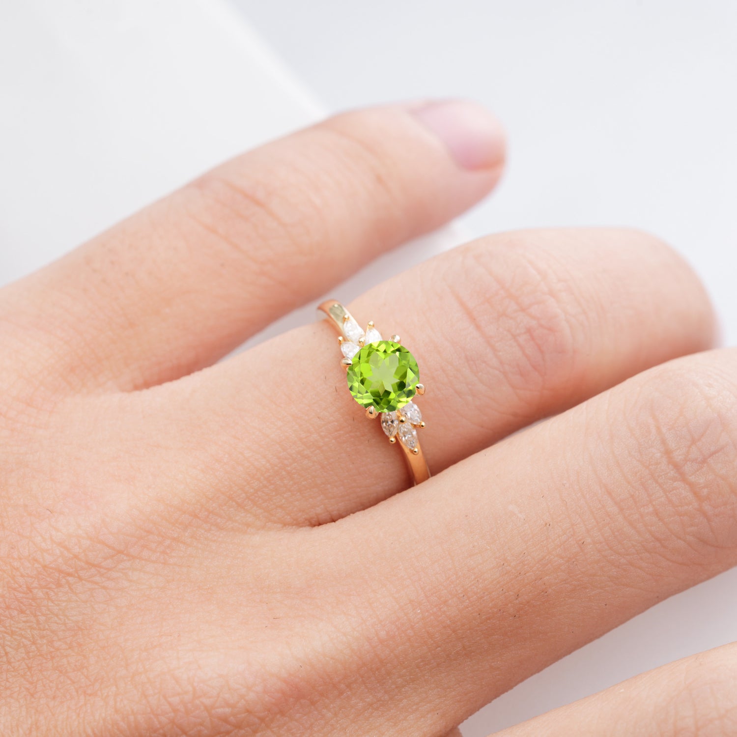 SR11590 Peridot Ring - Rose-Gold