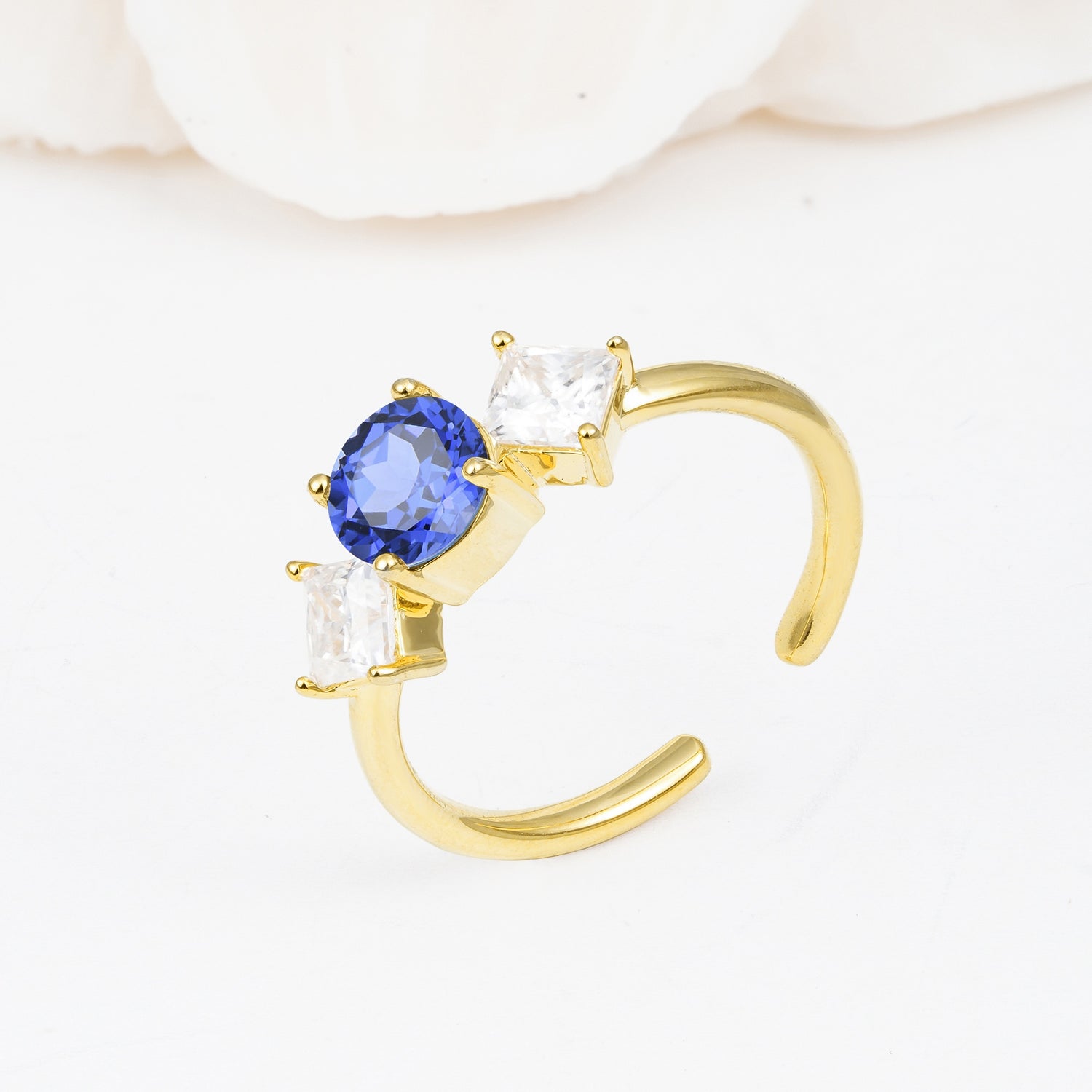 Vintage Floral Round Cut Fire Sapphire Engagement Ring