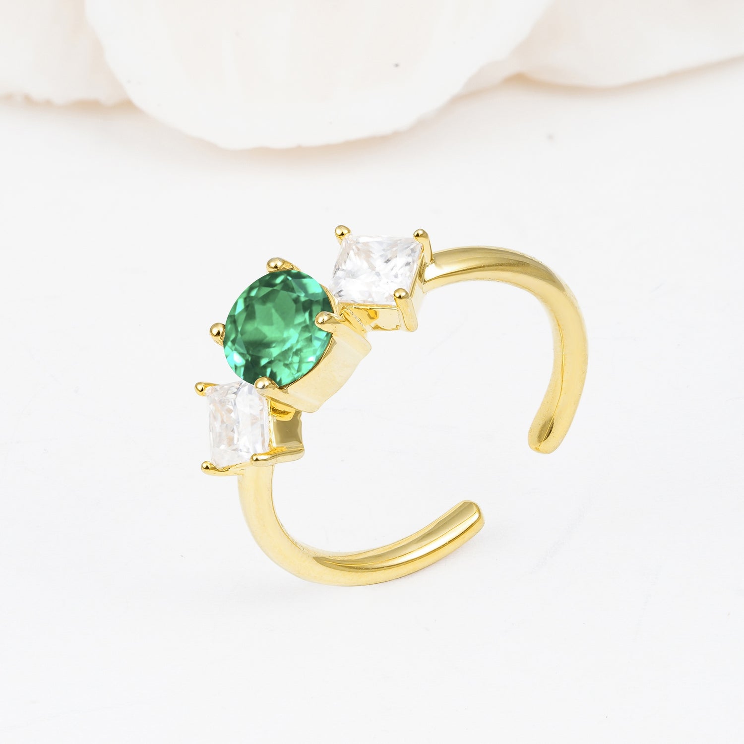 Vintage Floral Round Cut Fire Emerald Engagement Ring