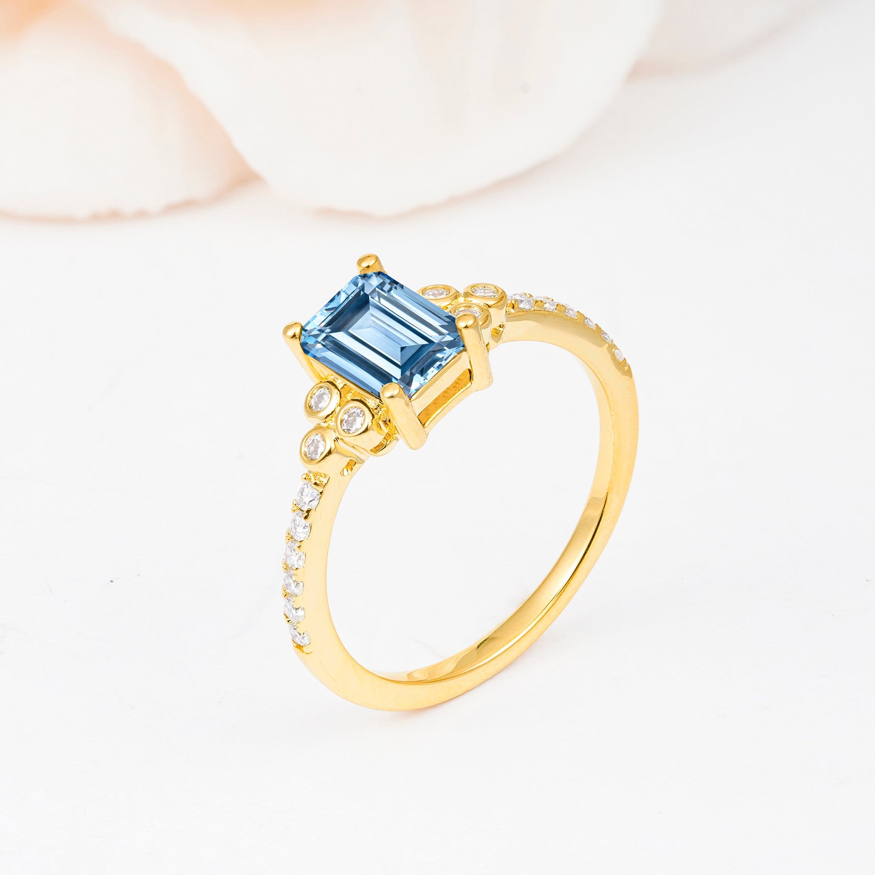 SR12519 Aquamarine Ring - White-Gold