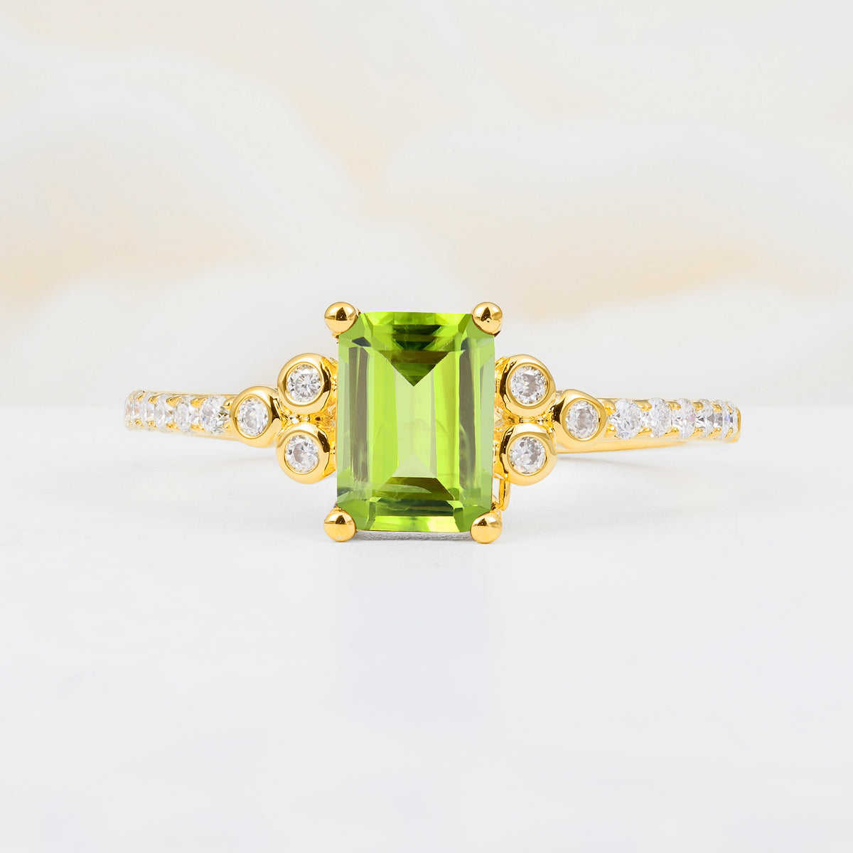 SR12519 Peridot Ring - Yellow-Gold