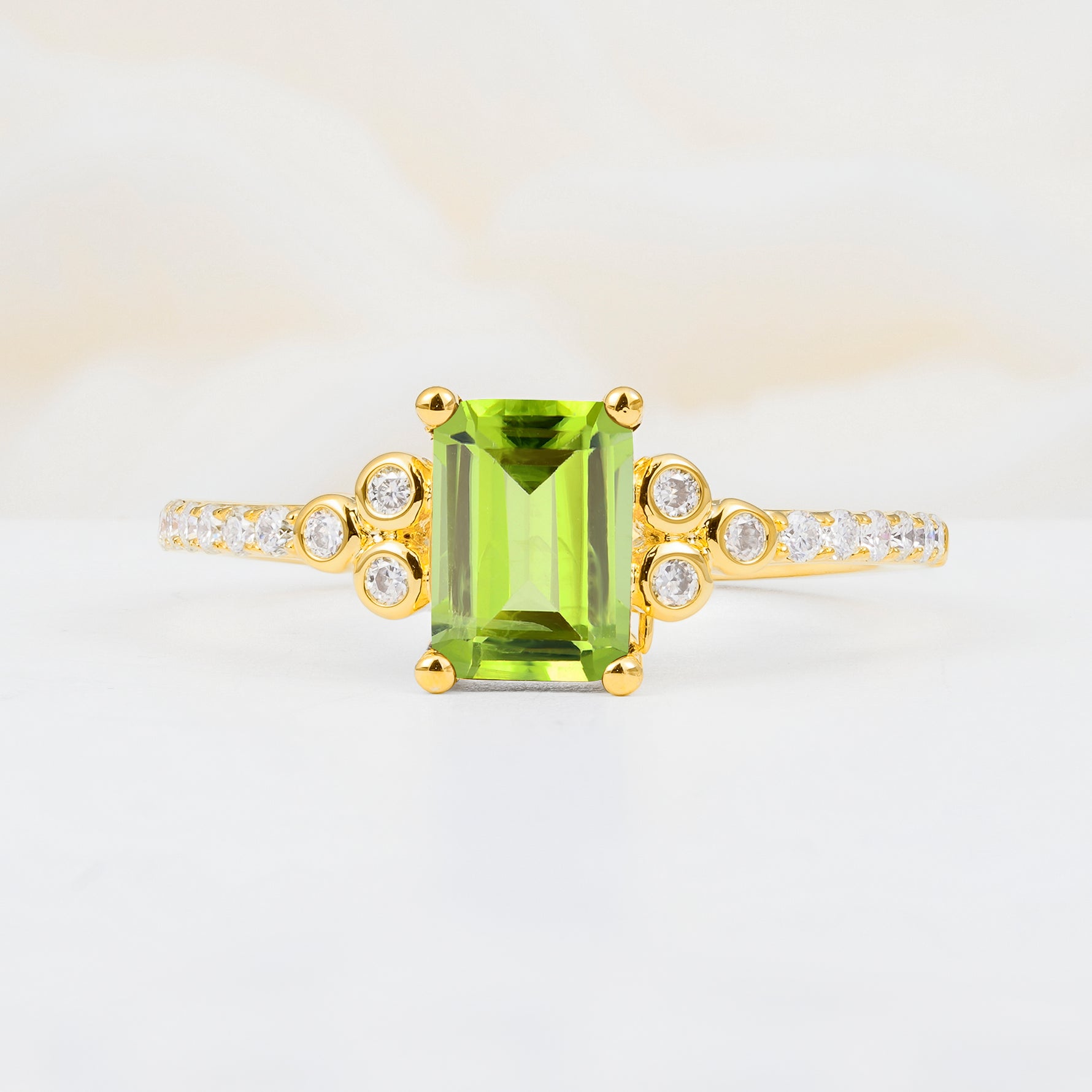 SR12519 Peridot Ring - Yellow-Gold