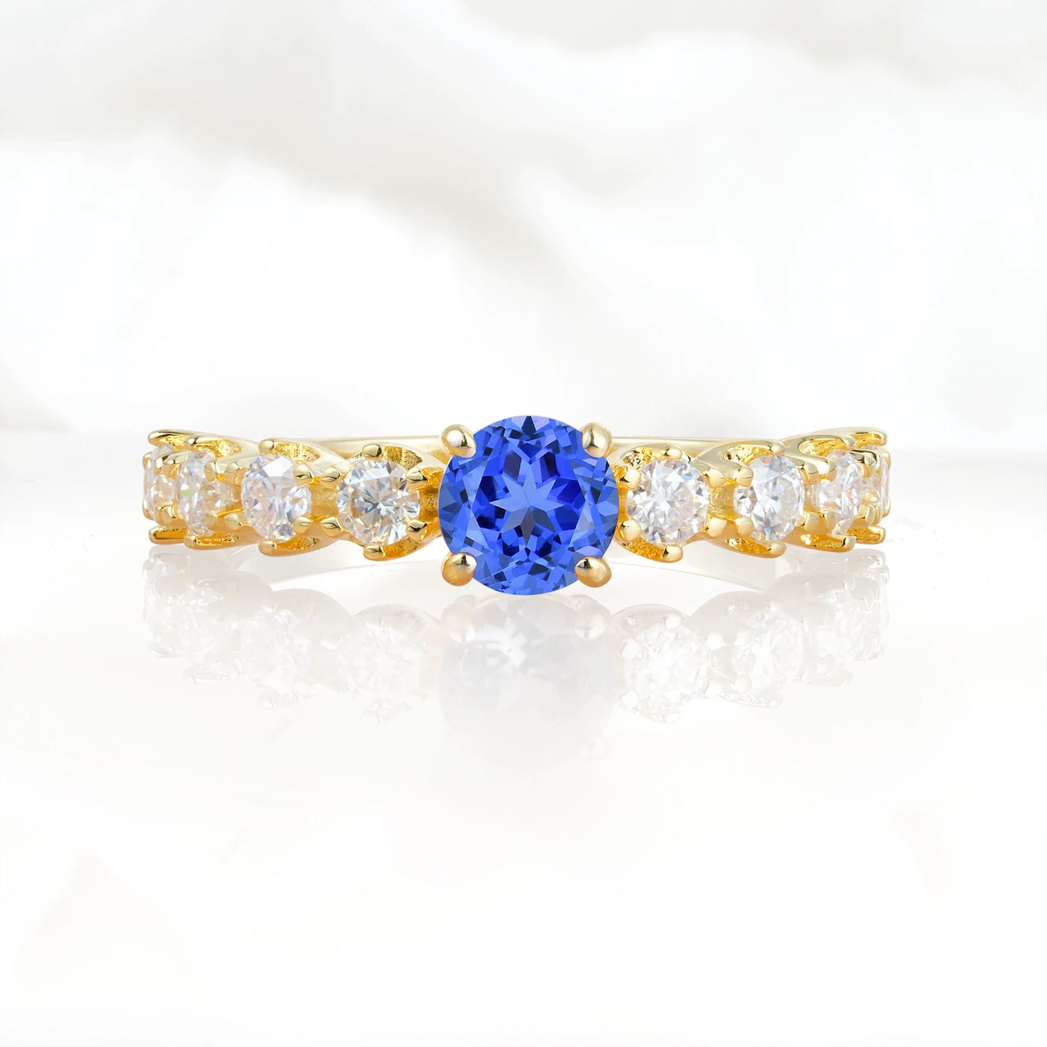 Classic Round-Shaped Sapphire Ring for Proposal and Anniversary Gifts