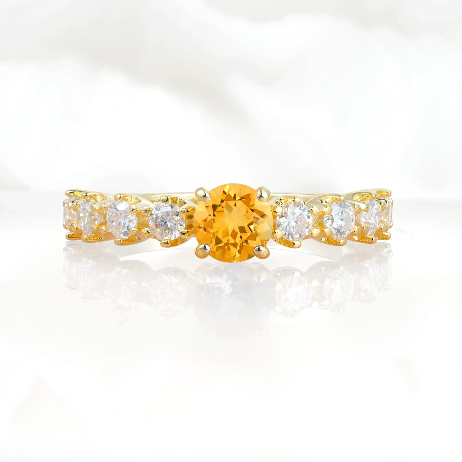 Classic Round-Shaped Citrine Ring for Proposal and Anniversary Gifts