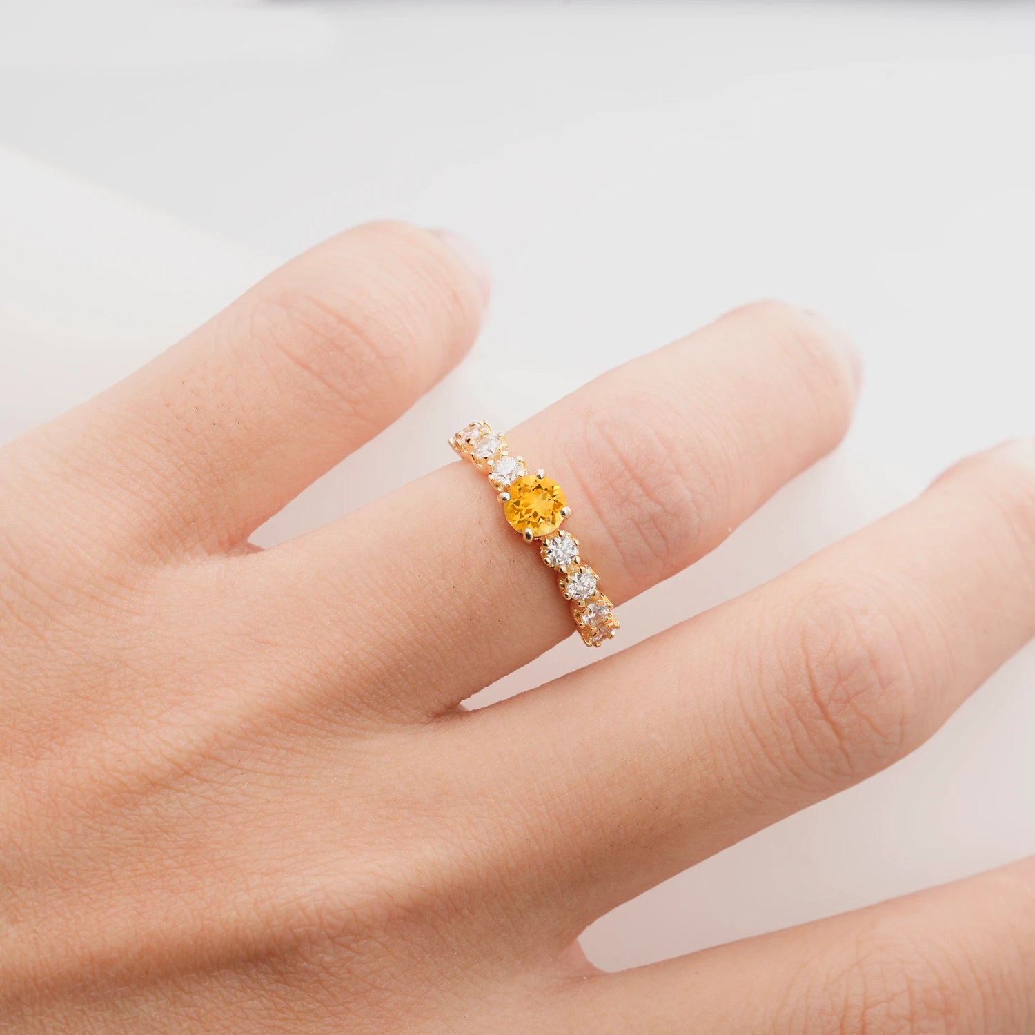 Classic Round-Shaped Citrine Ring for Proposal and Anniversary Gifts