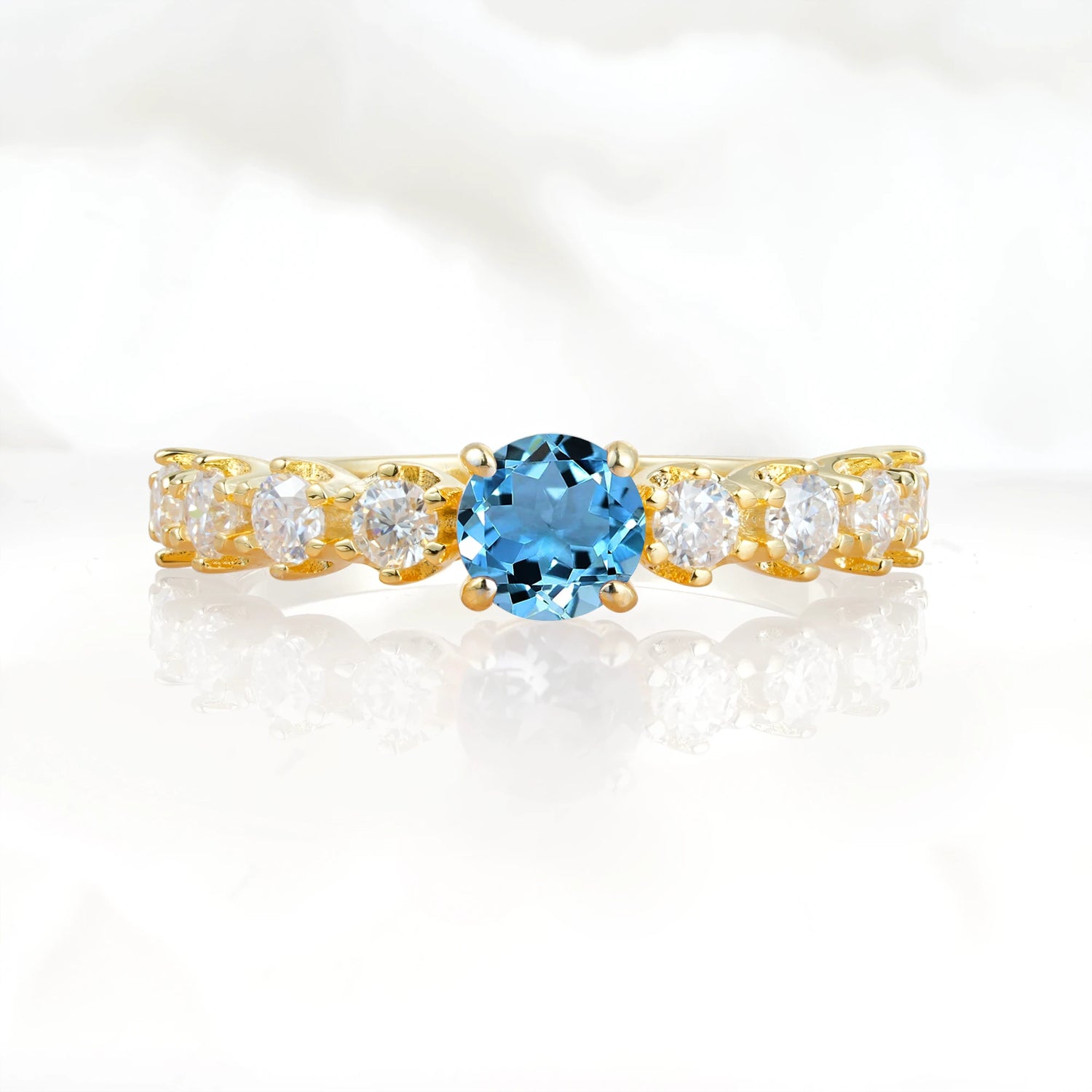 Classic Round-Shaped Aquamarine Ring for Proposal and Anniversary Gifts