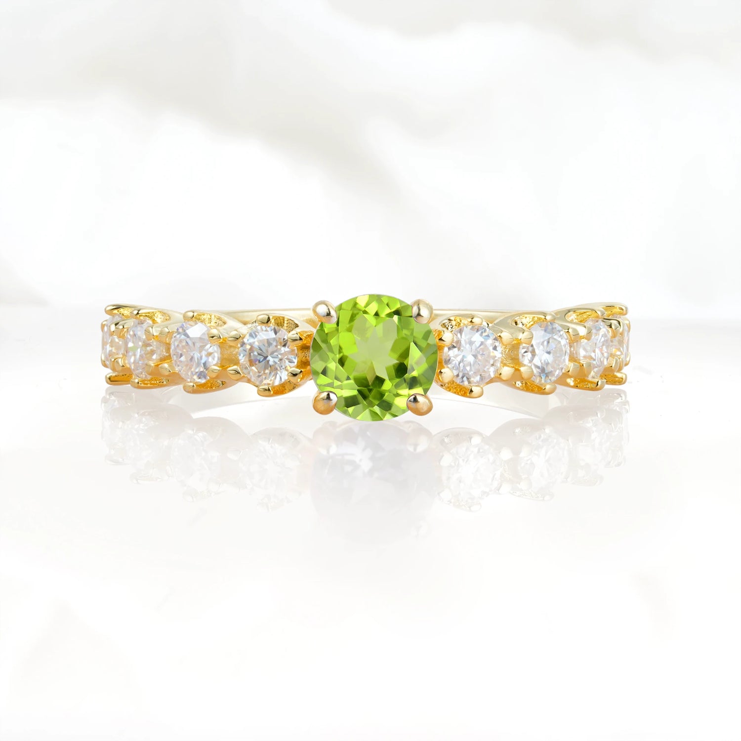 Classic Round-Shaped Peridot Ring for Proposal and Anniversary Gifts