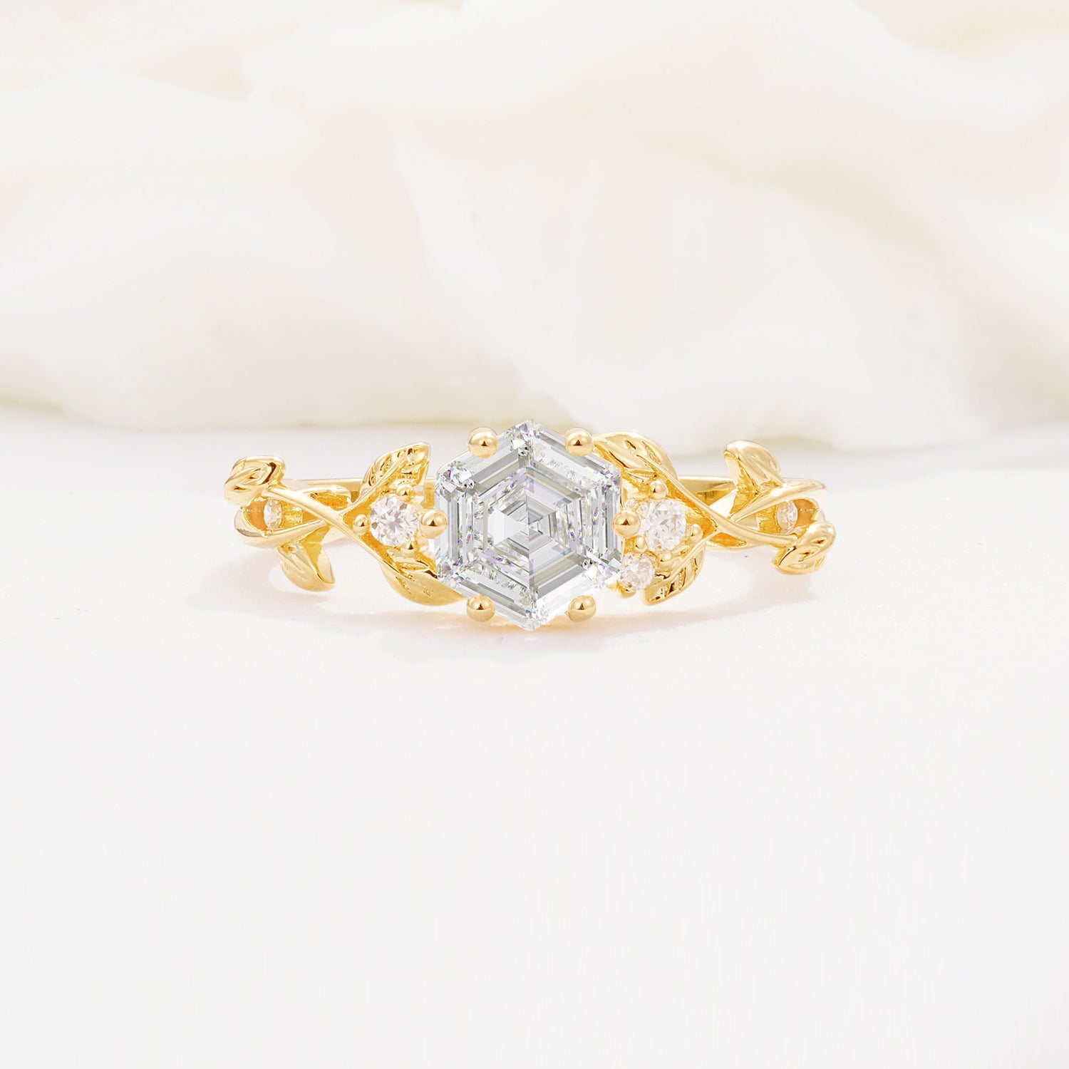 SR17002 Moissanite Ring - Yellow-Gold