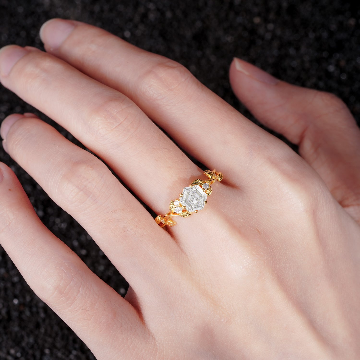 SR17002 Moissanite Ring - Rose-Gold