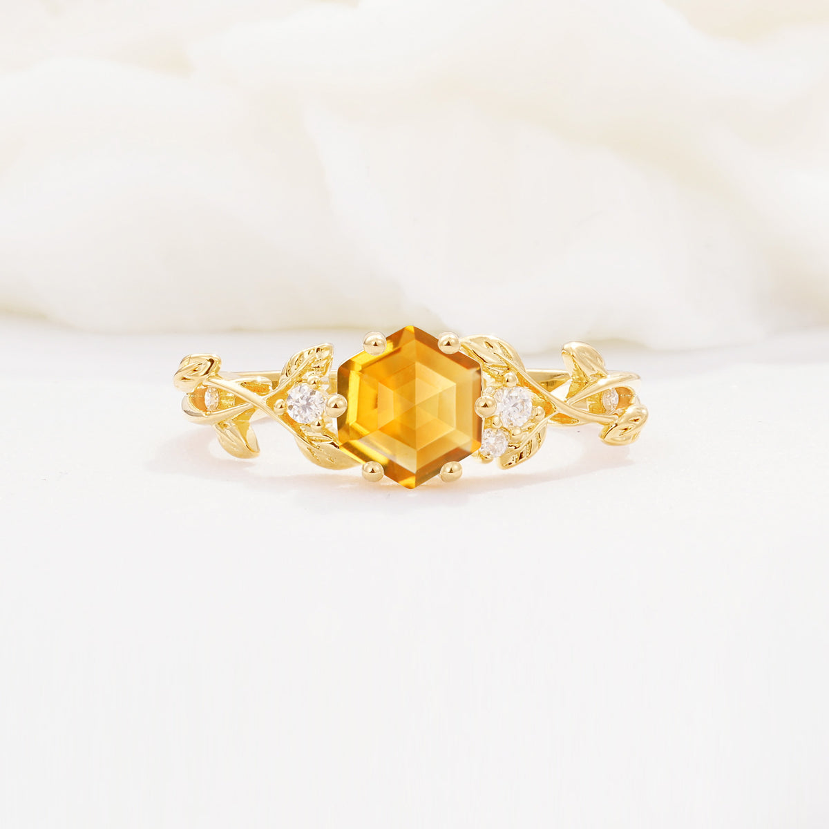 SR17002 Citrine Ring - Yellow-Gold
