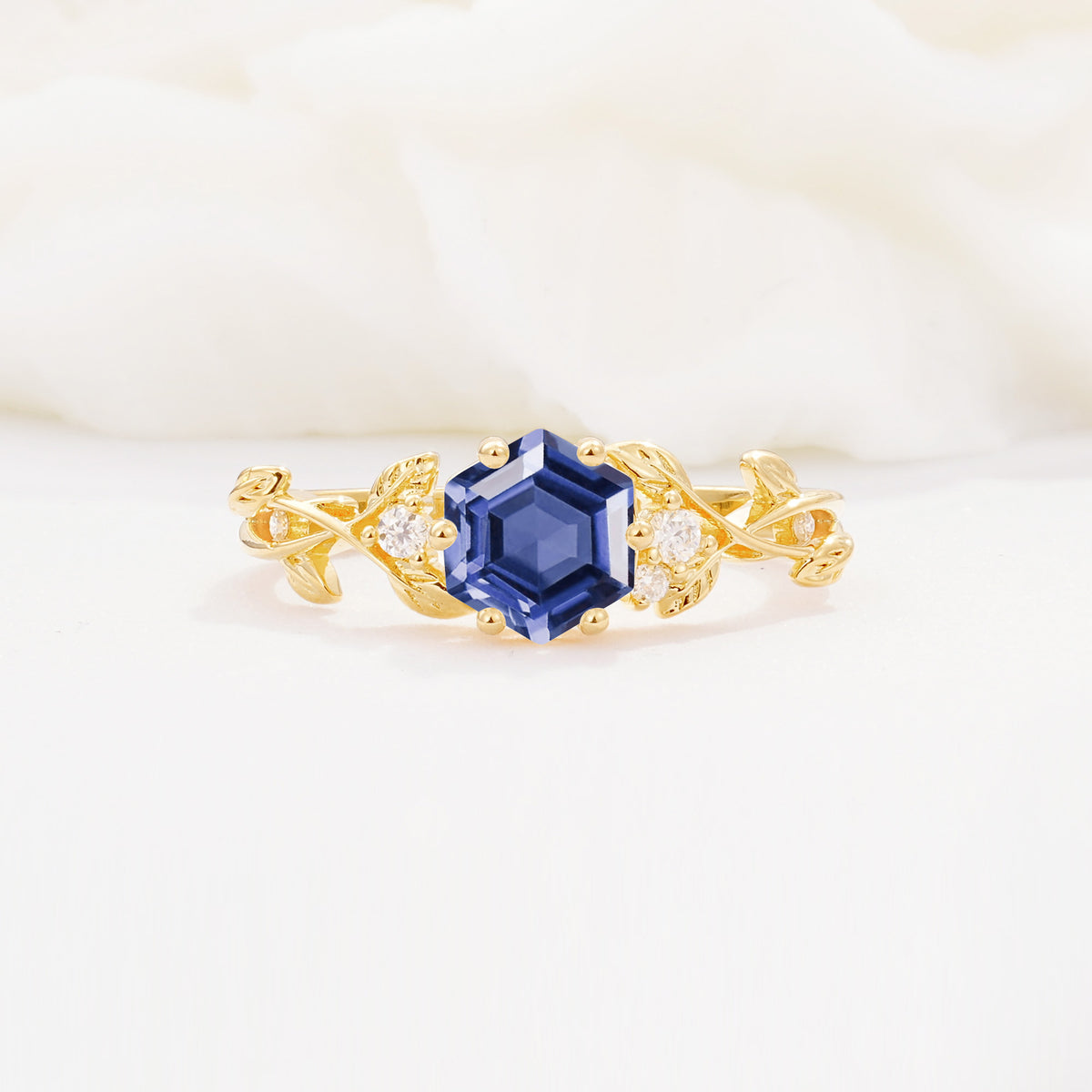 SR17002 Tanzanite Ring - Yellow-Gold