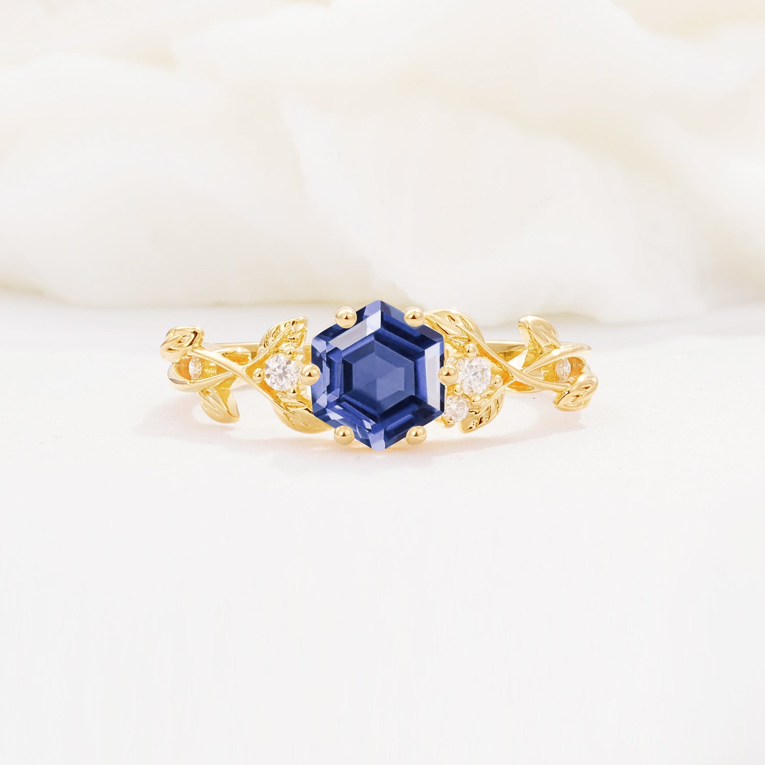 SR17002 Tanzanite Ring - Yellow-Gold