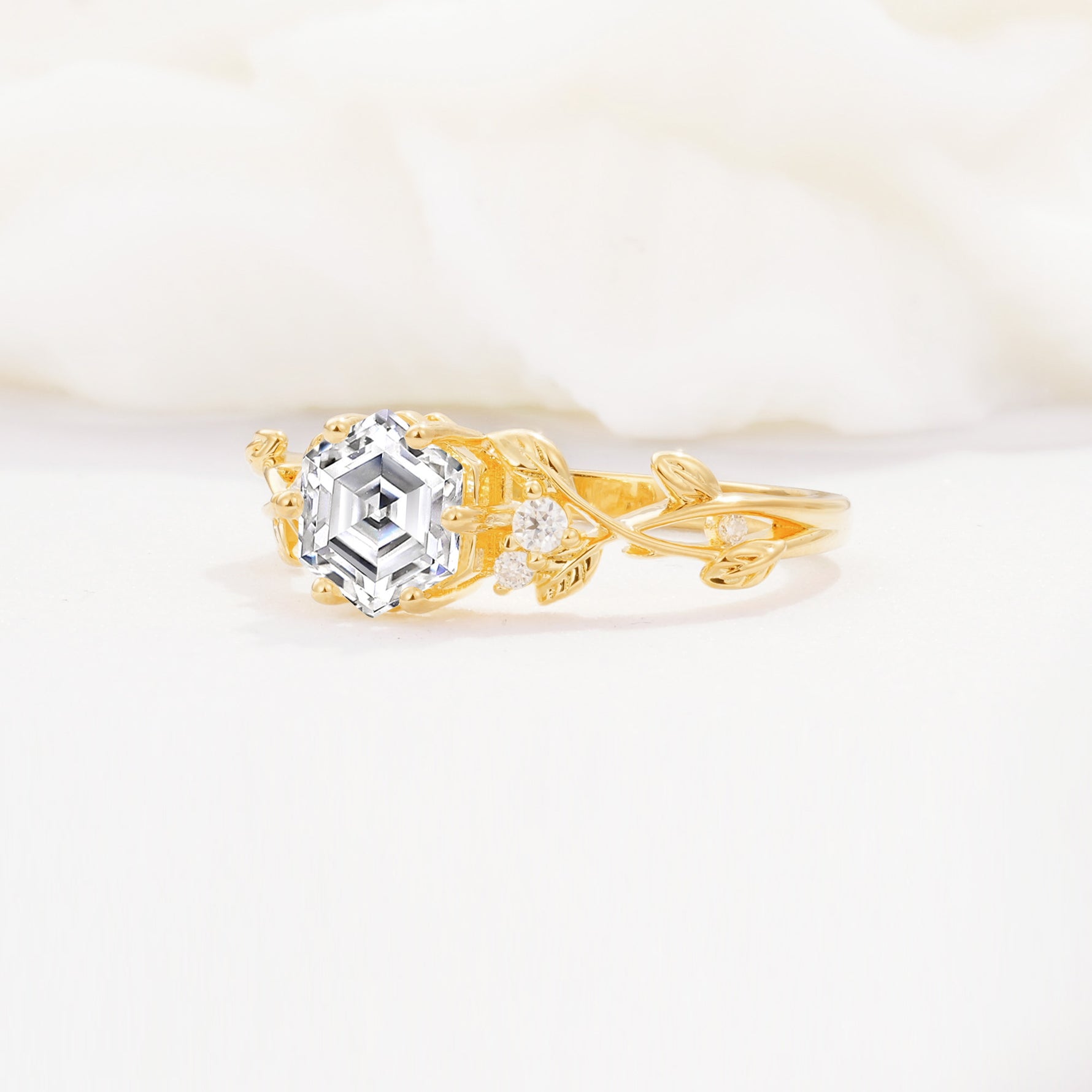 SR17002 Lab Diamond Ring - White-Gold