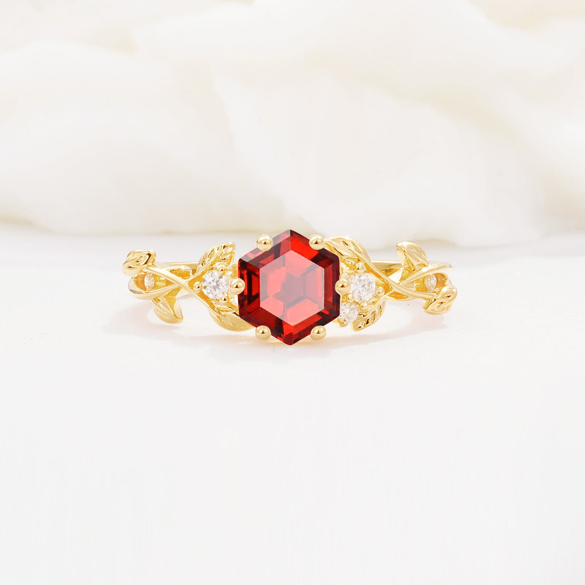 SR17002 Garnet Ring - Yellow-Gold