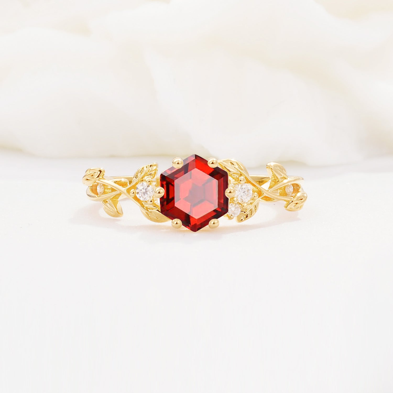 SR17002 Garnet Ring - Yellow-Gold