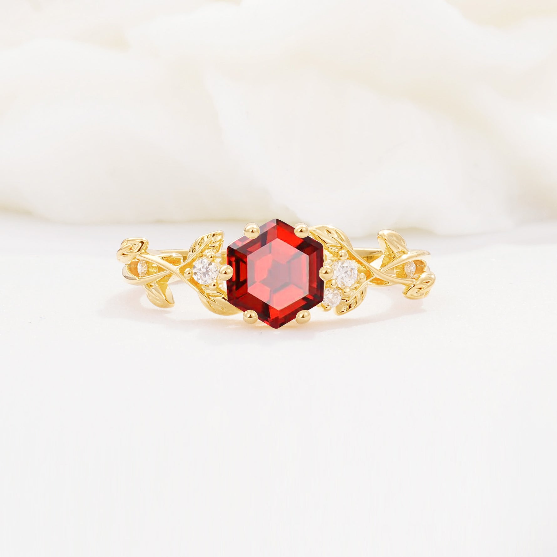 SR17002 Garnet Ring - Yellow-Gold