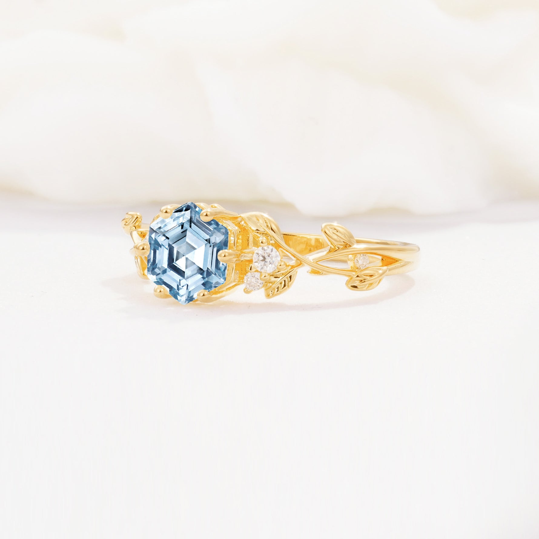 SR17002 Aquamarine Ring - White-Gold