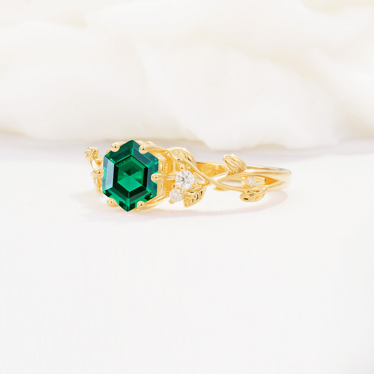 SR17002 Emerald Ring - White-Gold