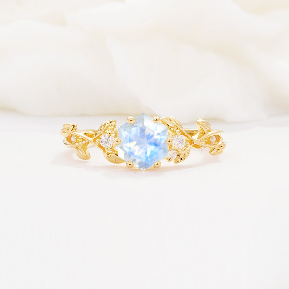 SR17002 Moonstone Ring - Yellow-Gold