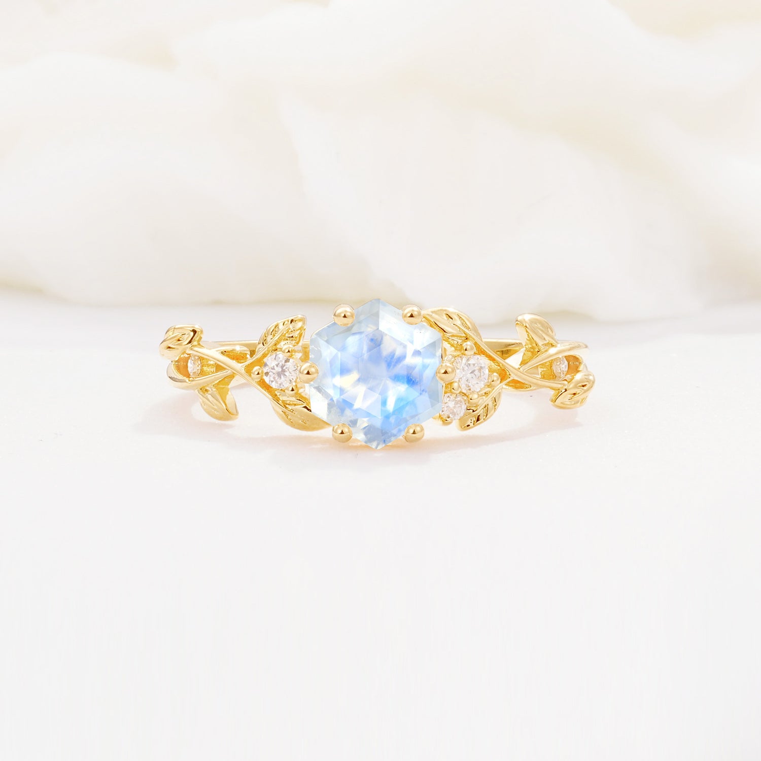 SR17002 Moonstone Ring - Yellow-Gold