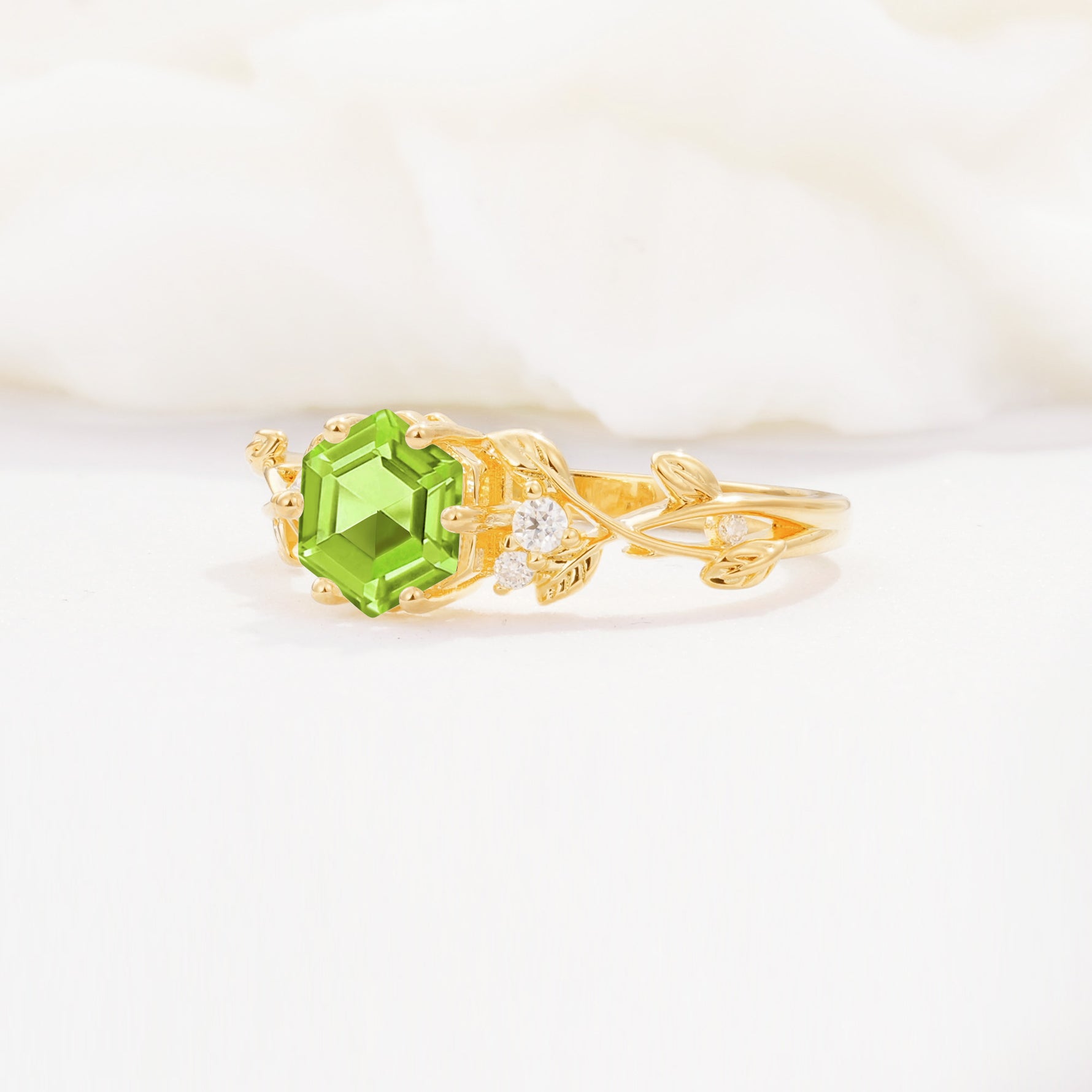 SR17002 Peridot Ring - White-Gold