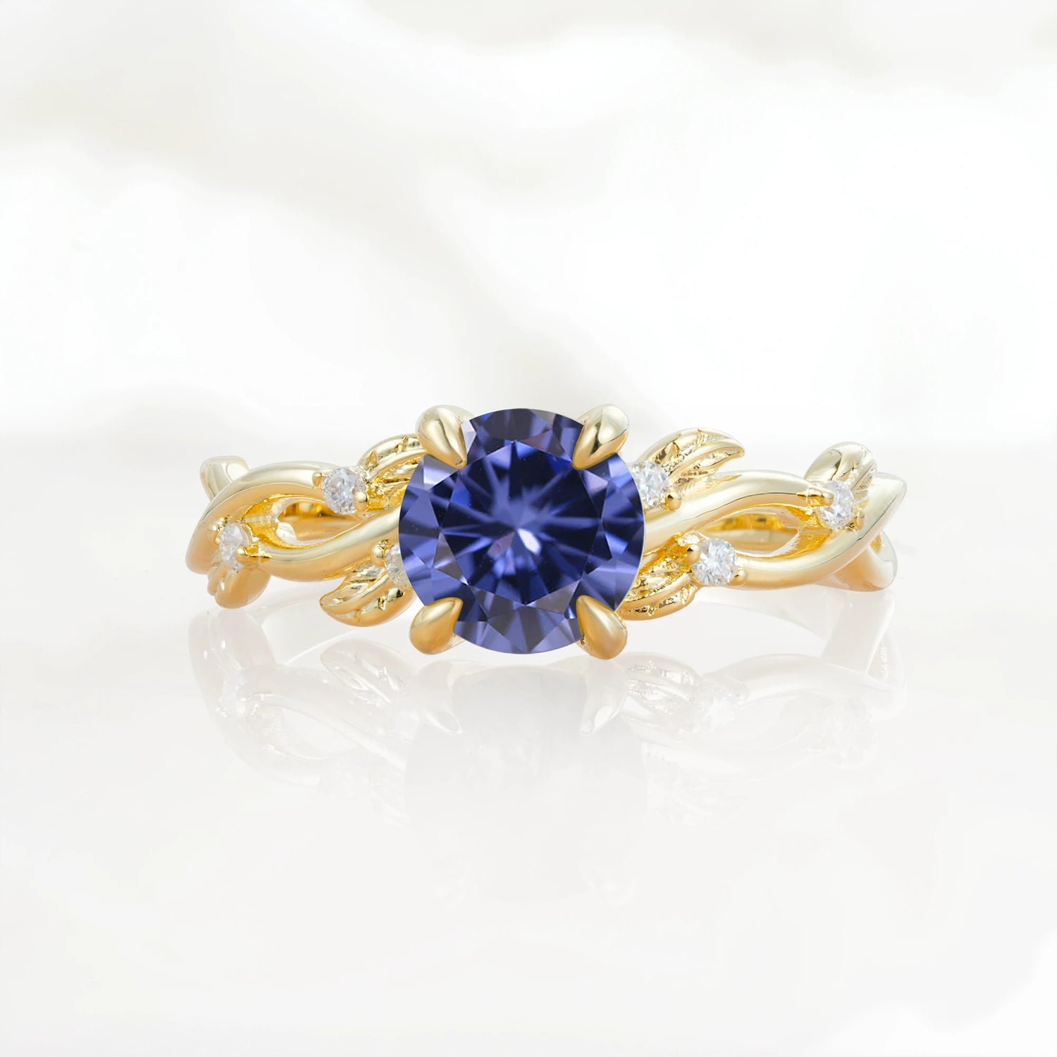 Classic Round-Shaped Tanzanite Ring for Proposal and Anniversary Gifts