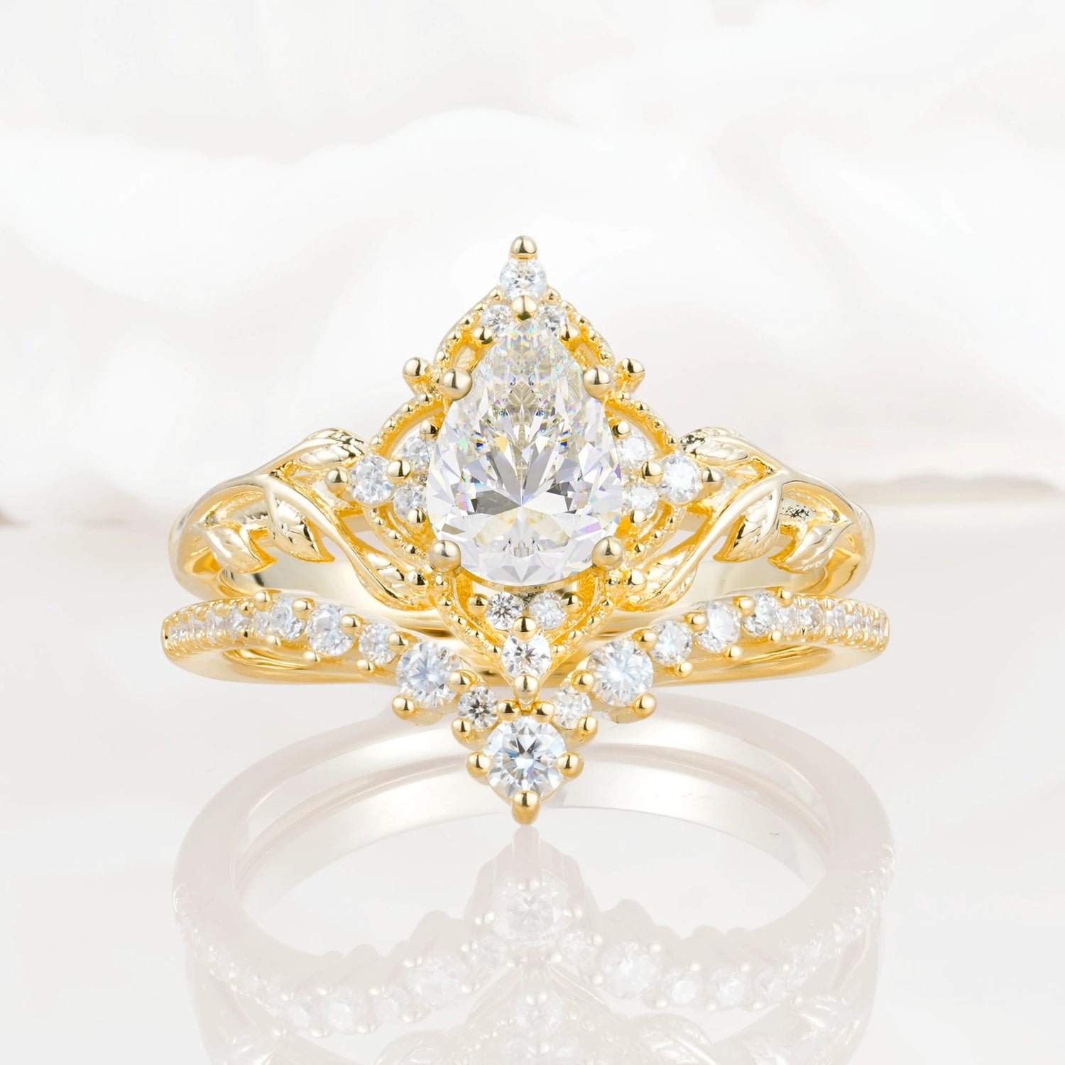 Nature Inspired  Pear Cut Moissanite Bridal Ring Set