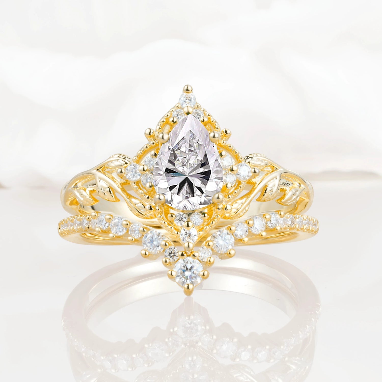 Nature Inspired Pear Cut Lab Diamond Bridal Ring Set