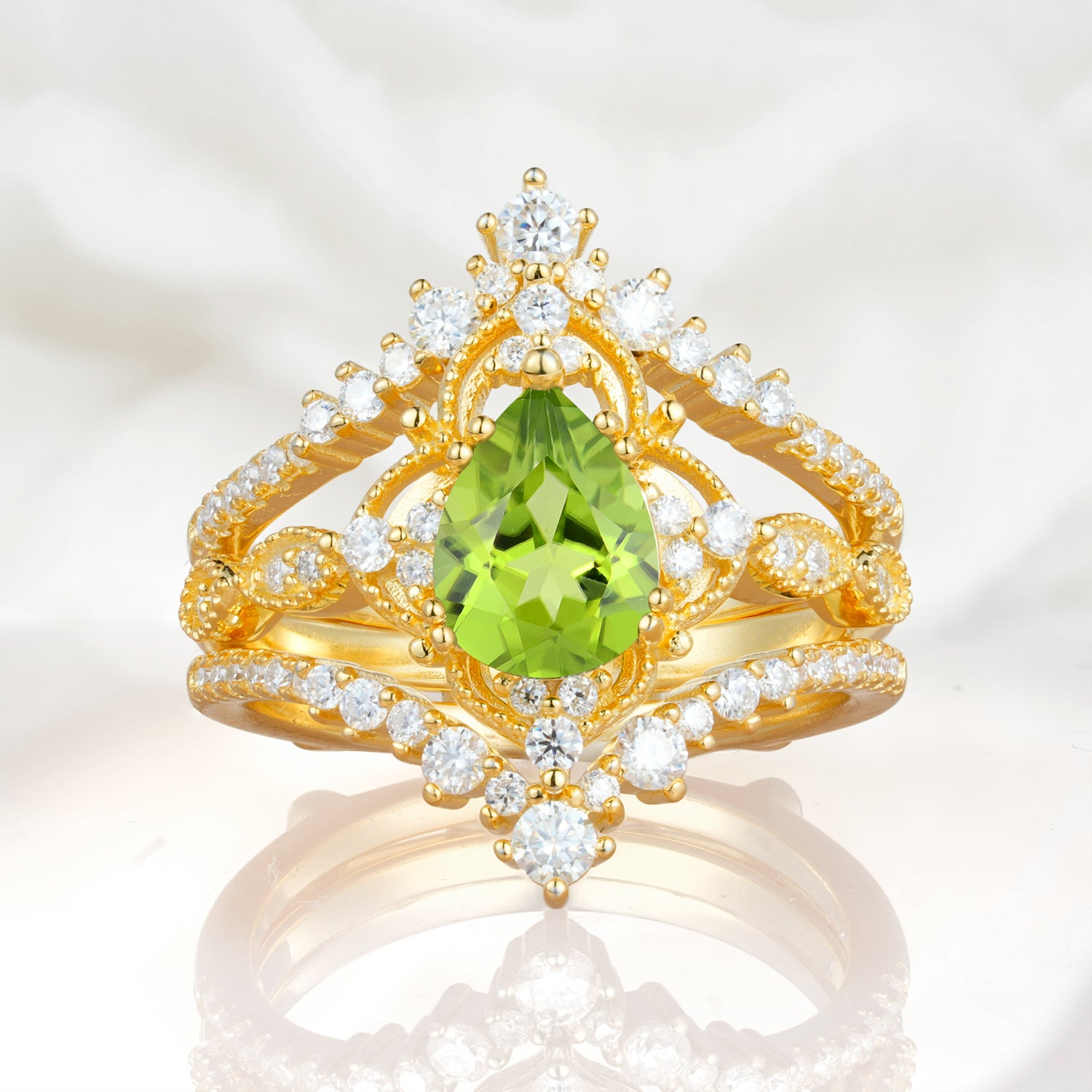 Vintage Gold Crown Peridot Engagement Ring Set with Pear Cut