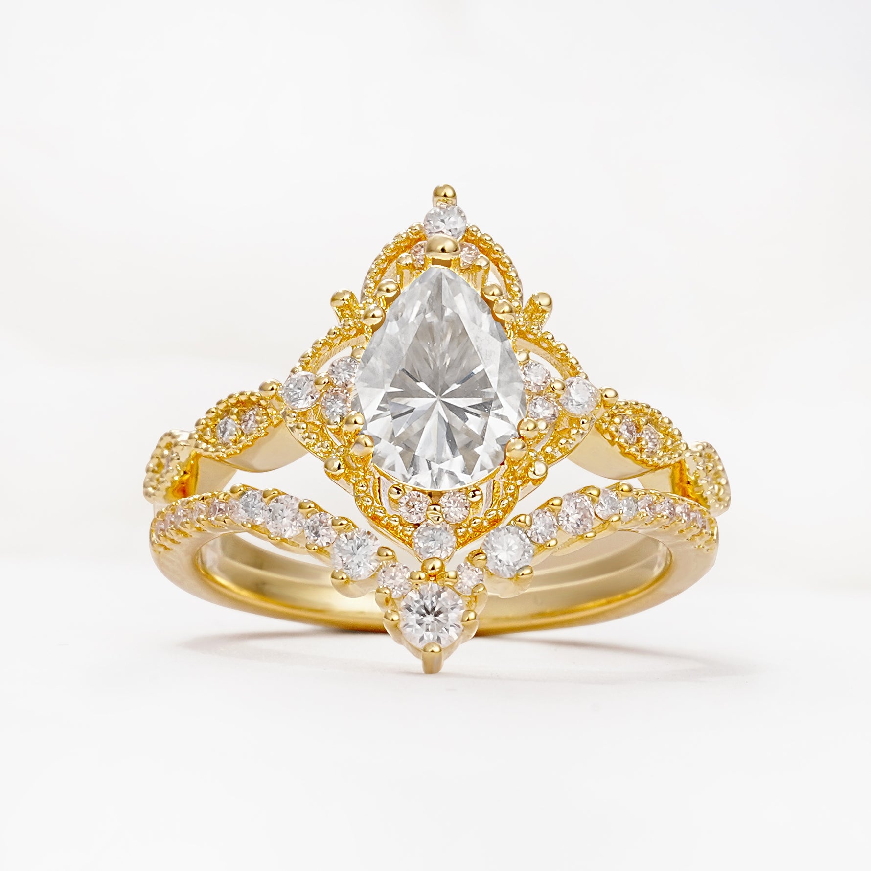 Luxury Pear Cut Milgrain Halo Moissanite Bridal Ring Set - Yellow-Gold