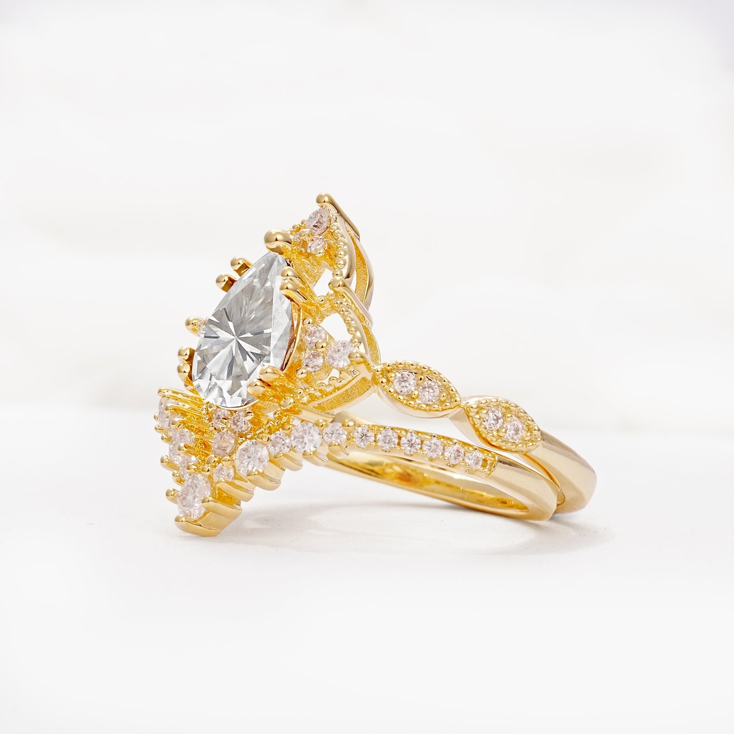 Luxury Pear Cut Milgrain Halo Moissanite Bridal Ring Set - Rose-Gold