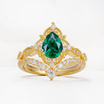 Luxury Pear Cut Milgrain Halo Emerald Bridal Ring Set - Yellow-Gold