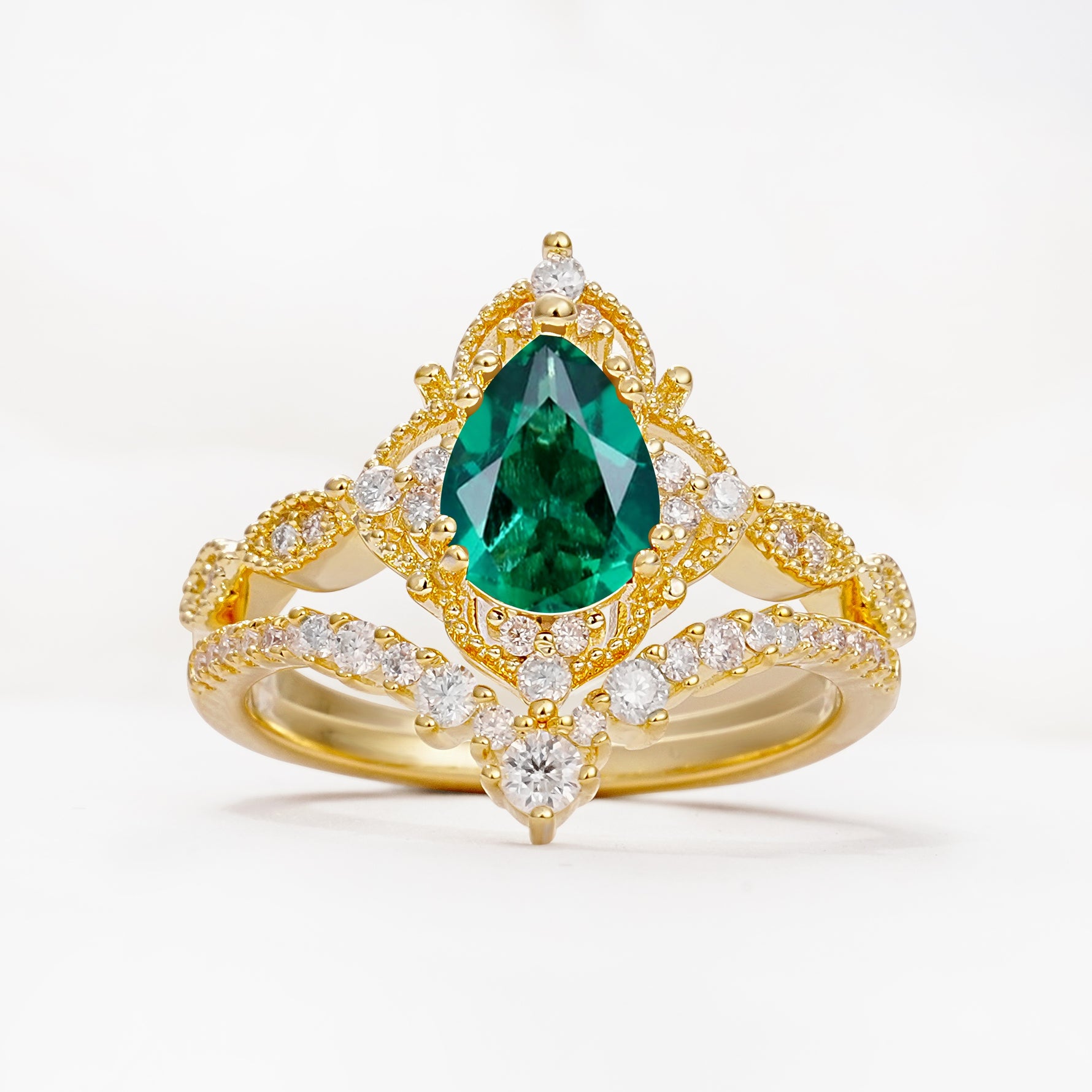 Luxury Pear Cut Milgrain Halo Emerald Bridal Ring Set - Yellow-Gold