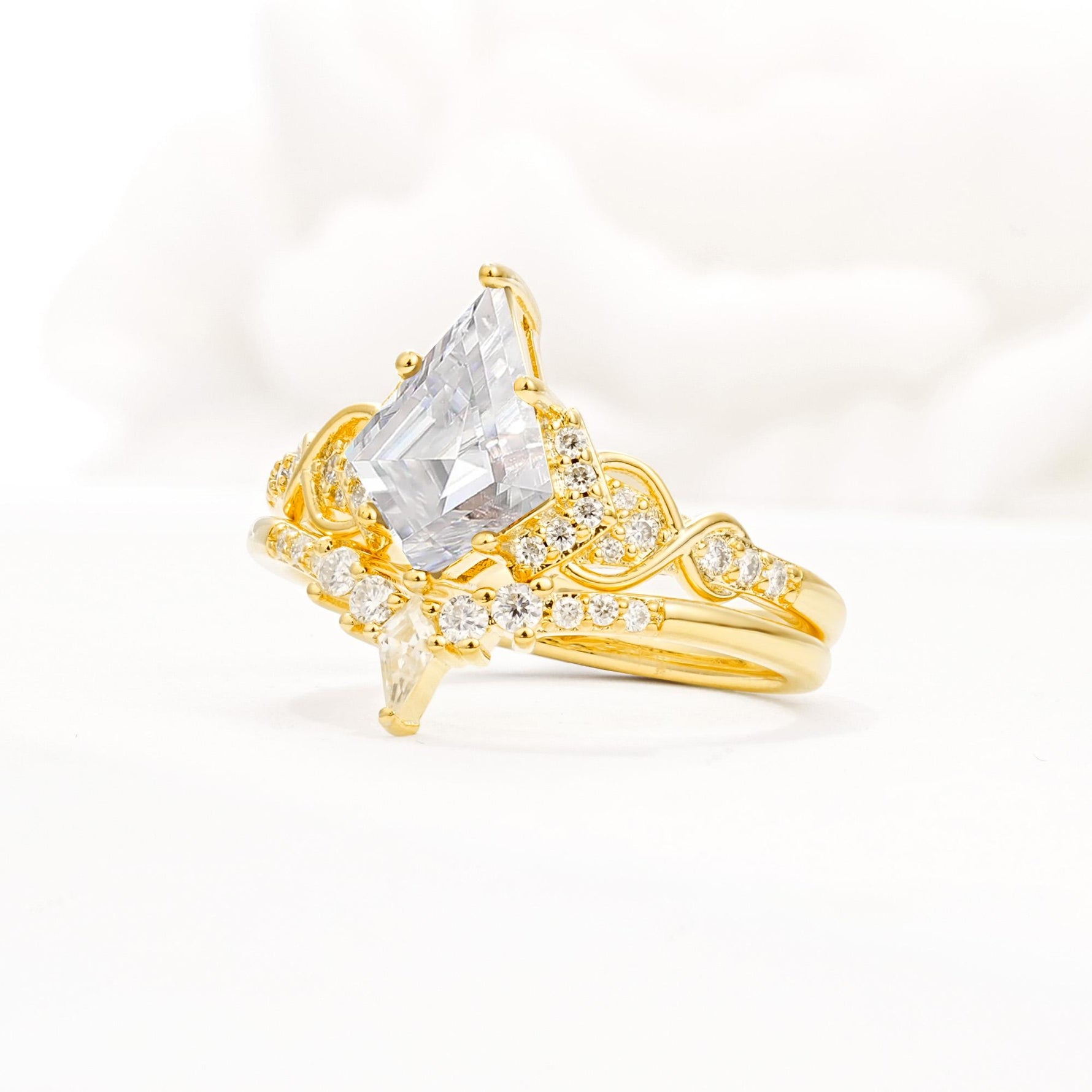 Vintage Kite Cut Moissanite Engagement Ring Set with Chevron Band - Rose-Gold