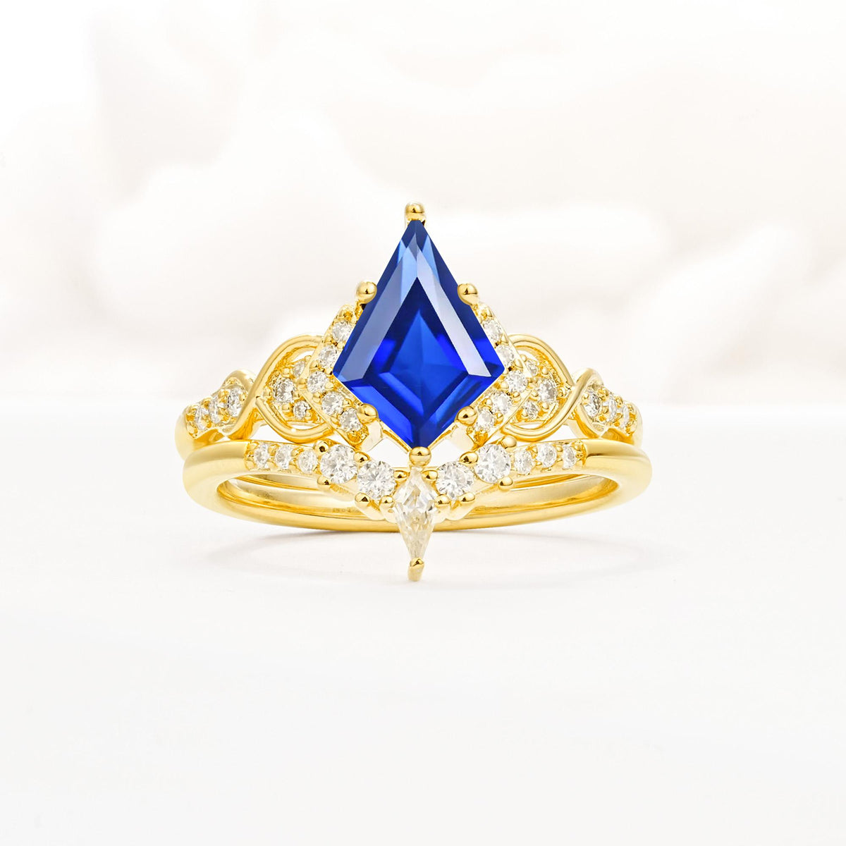 Vintage Kite Cut Sapphire Engagement Ring Set with Chevron Band - Yellow-Gold