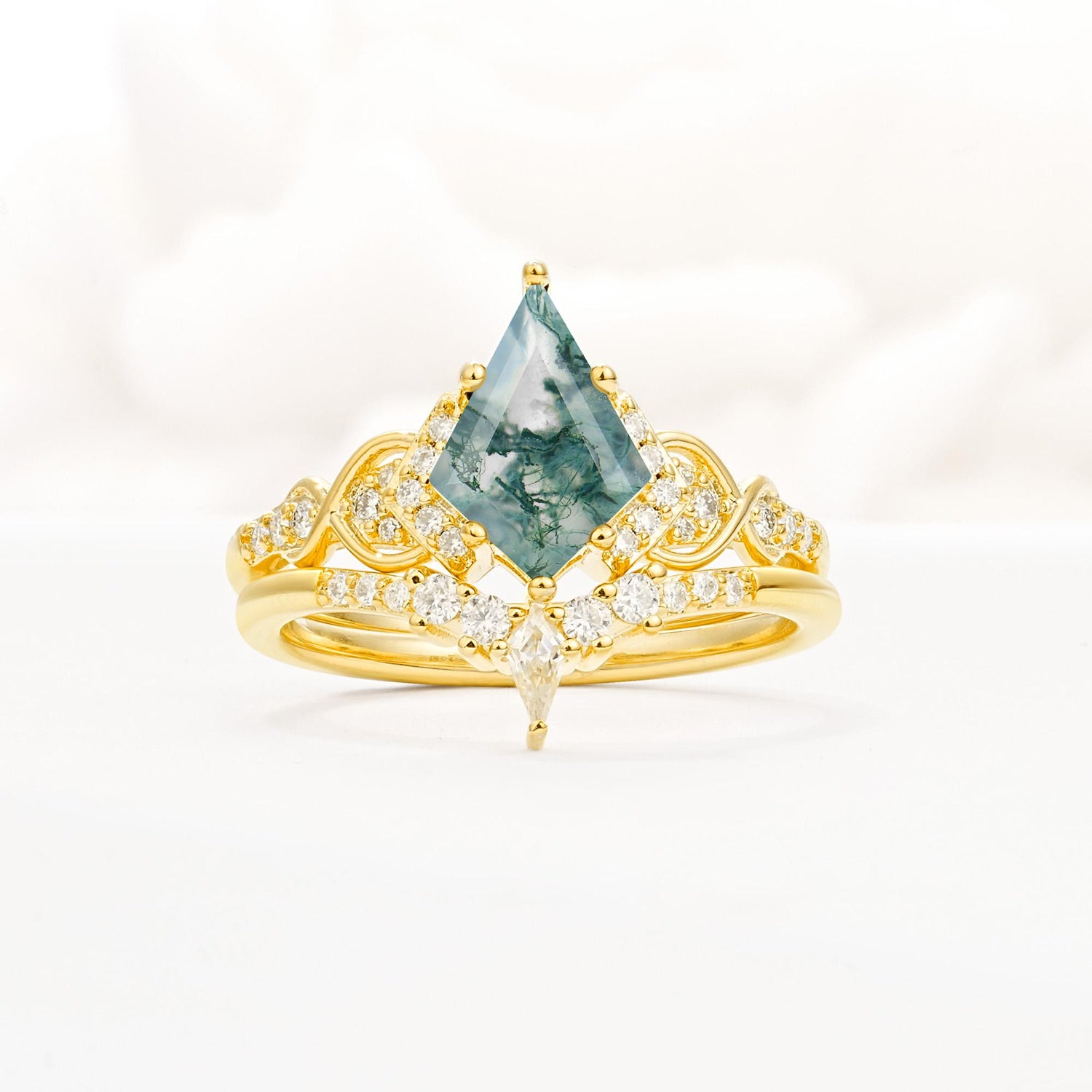 Vintage Kite Cut Moss Agate Engagement Ring Set with Chevron Band - Yellow-Gold