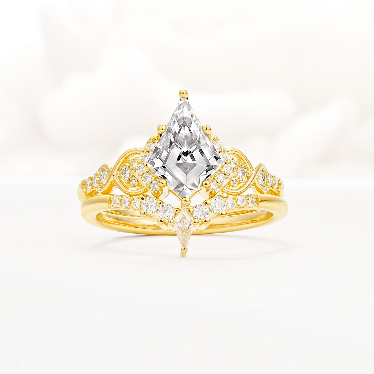 Vintage Kite Cut Lab Diamond Engagement Ring Set with Chevron Band - Yellow-Gold