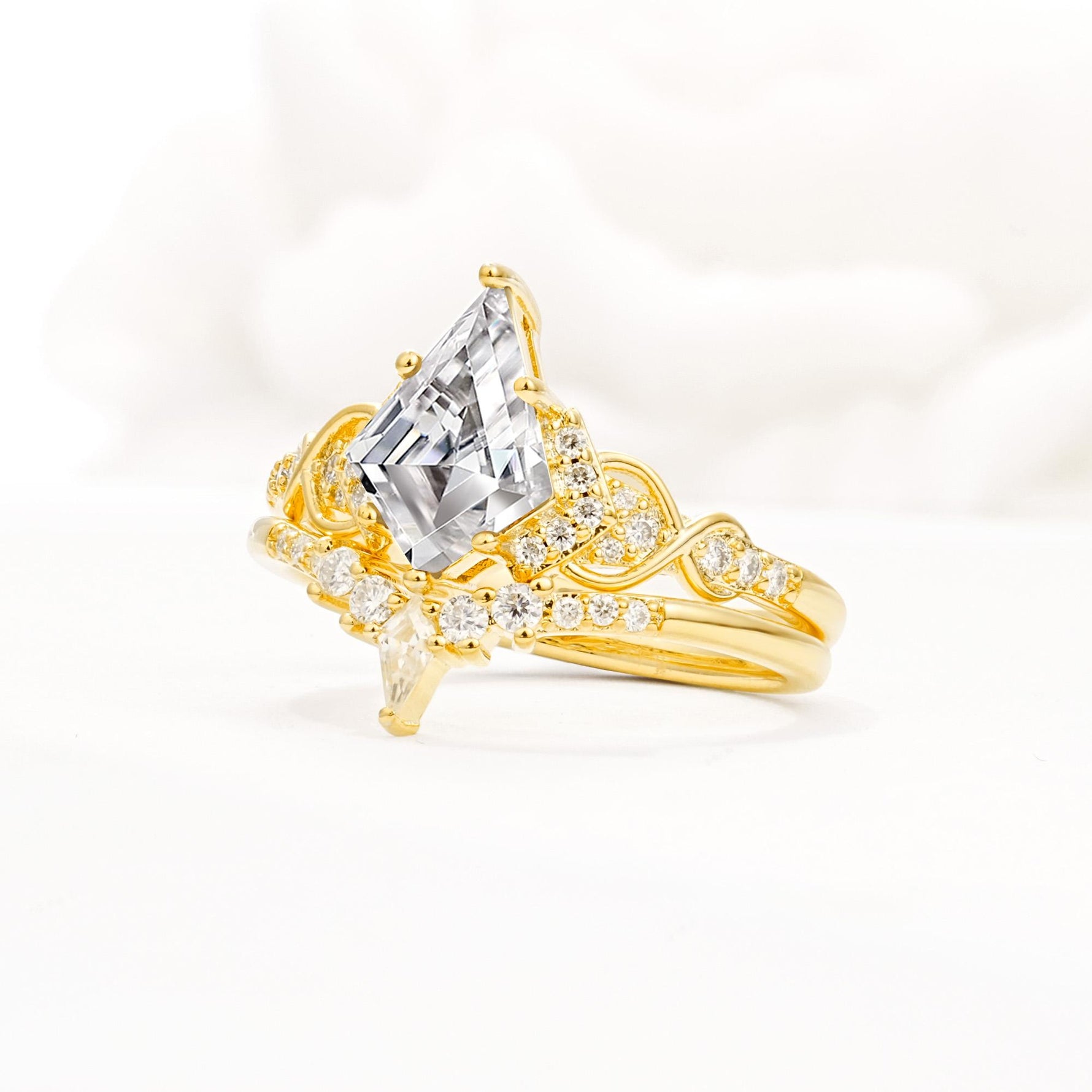 Vintage Kite Cut Lab Diamond Engagement Ring Set with Chevron Band - Rose-Gold