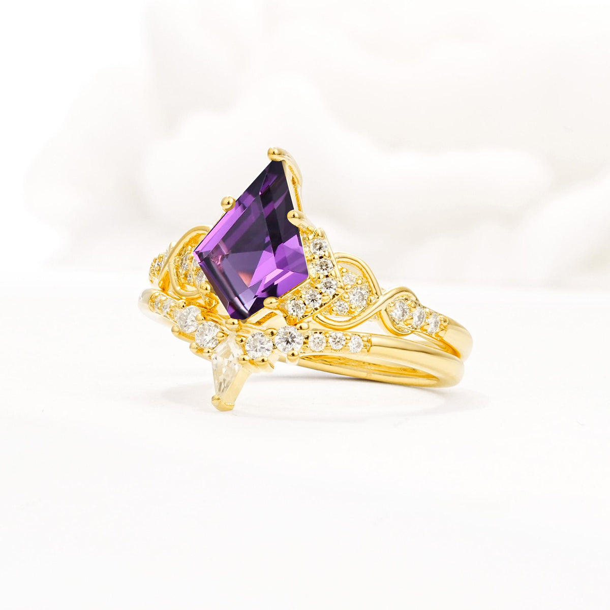 Vintage Kite Cut Amethyst Engagement Ring Set with Chevron Band - Rose-Gold