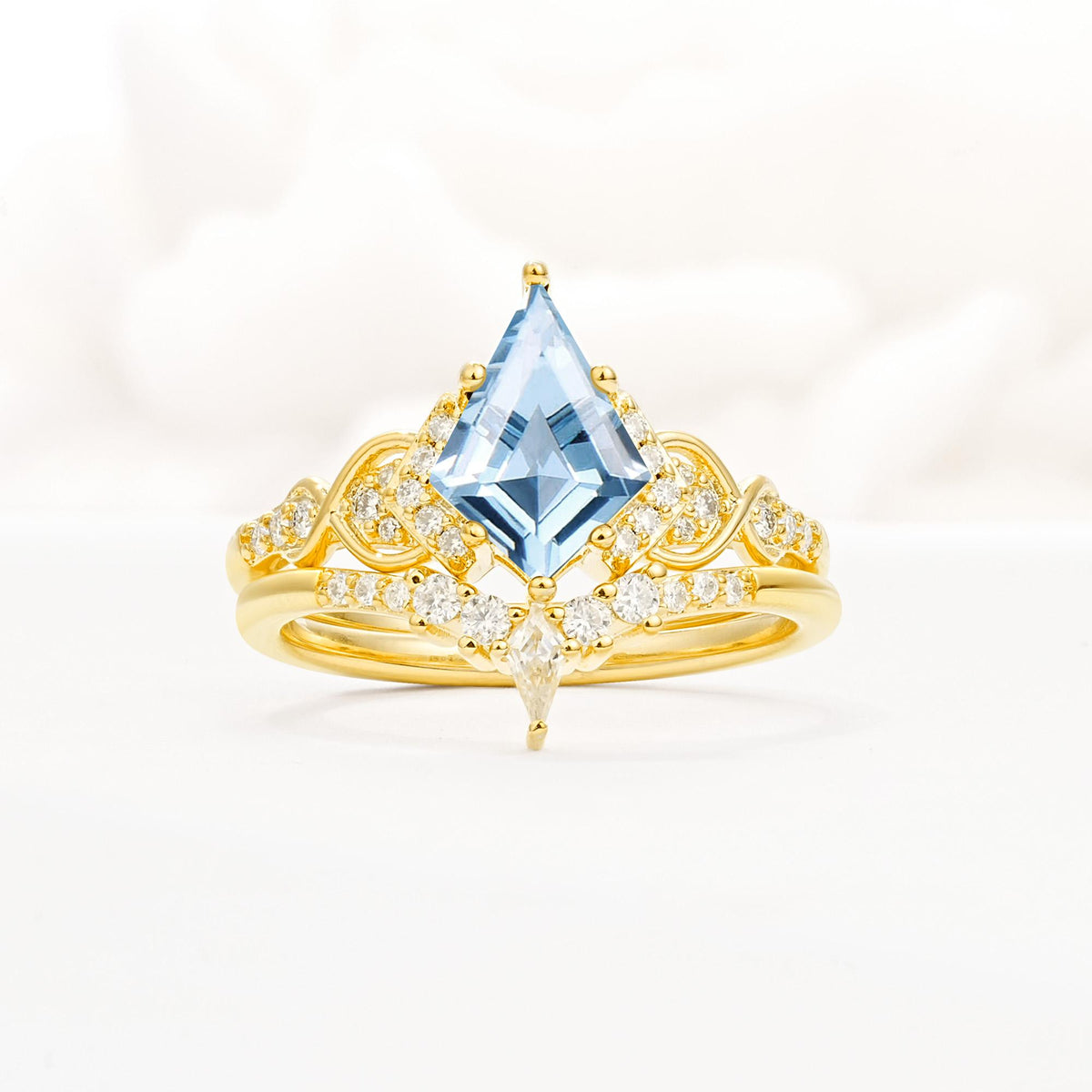 Vintage Kite Cut Aquamarine Engagement Ring Set with Chevron Band - Yellow-Gold