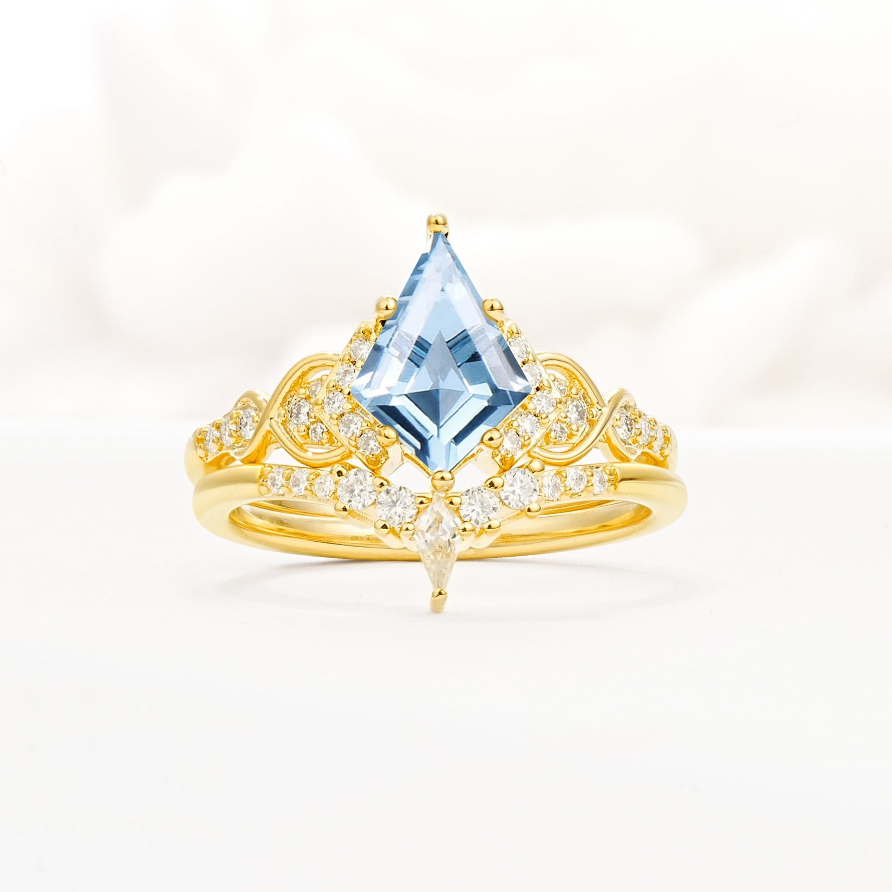 Vintage Kite Cut Aquamarine Engagement Ring Set with Chevron Band - Yellow-Gold