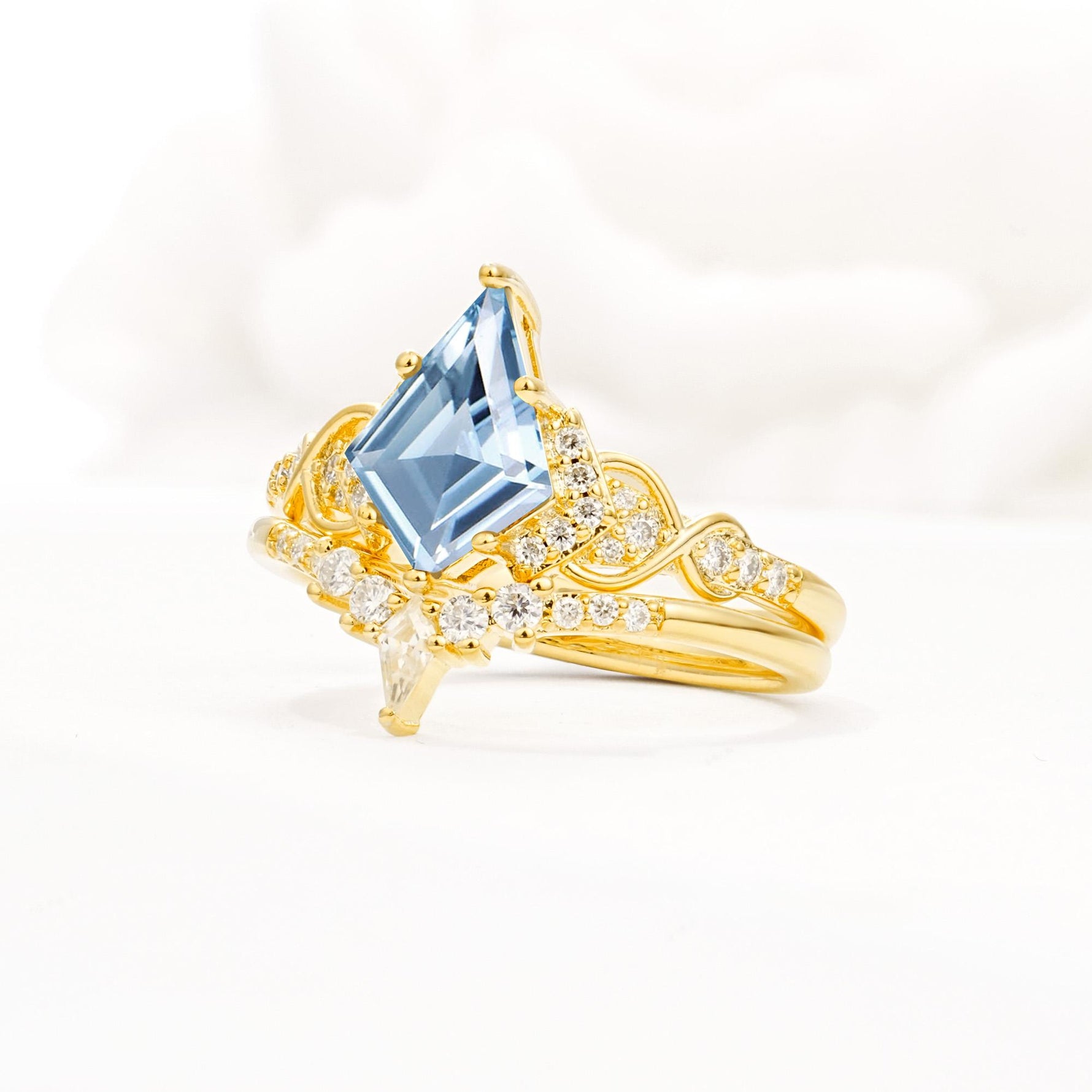 Vintage Kite Cut Aquamarine Engagement Ring Set with Chevron Band - Rose-Gold