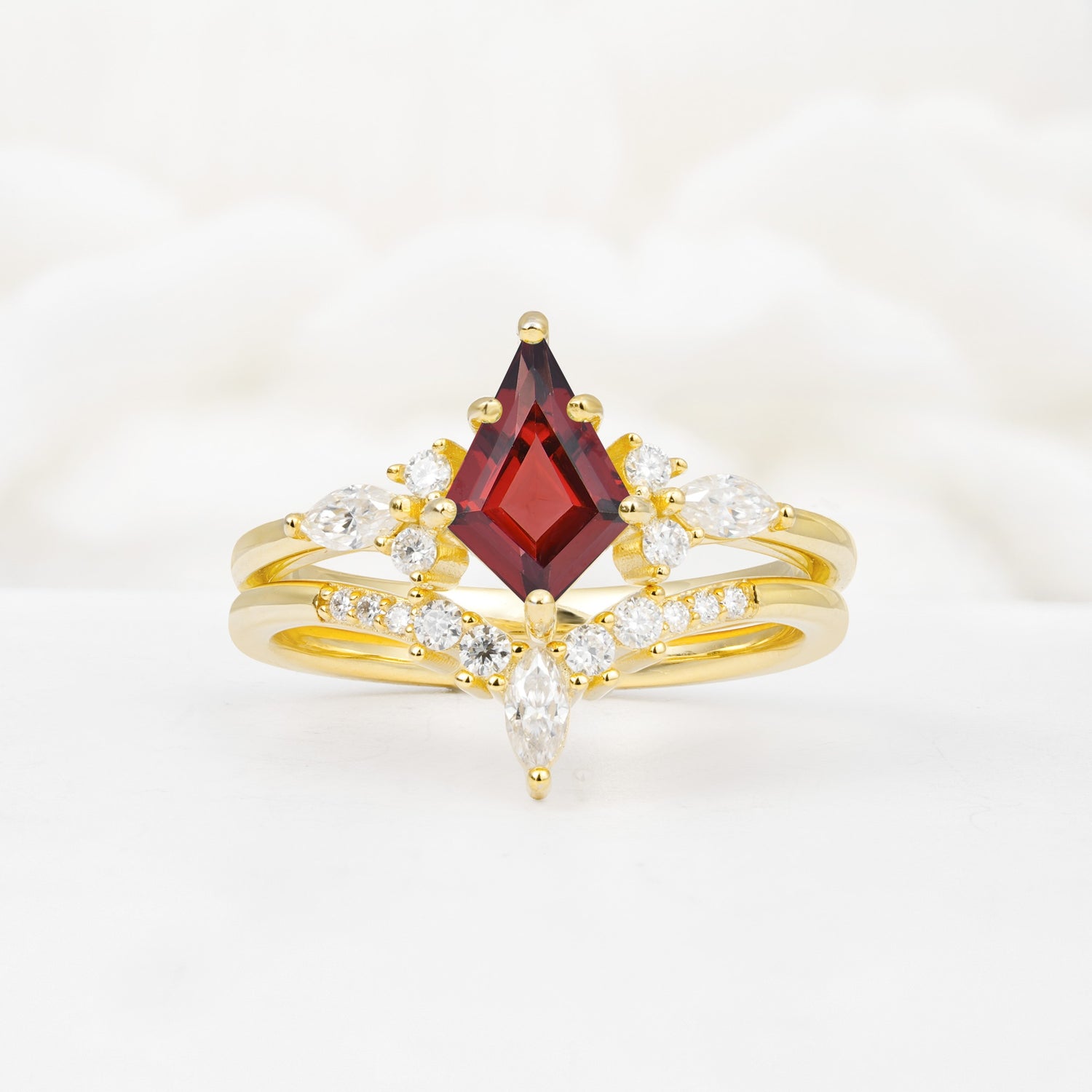 Vintage Kite Cut Split Shank Crown Garnet Bridal Ring Set - Yellow-Gold