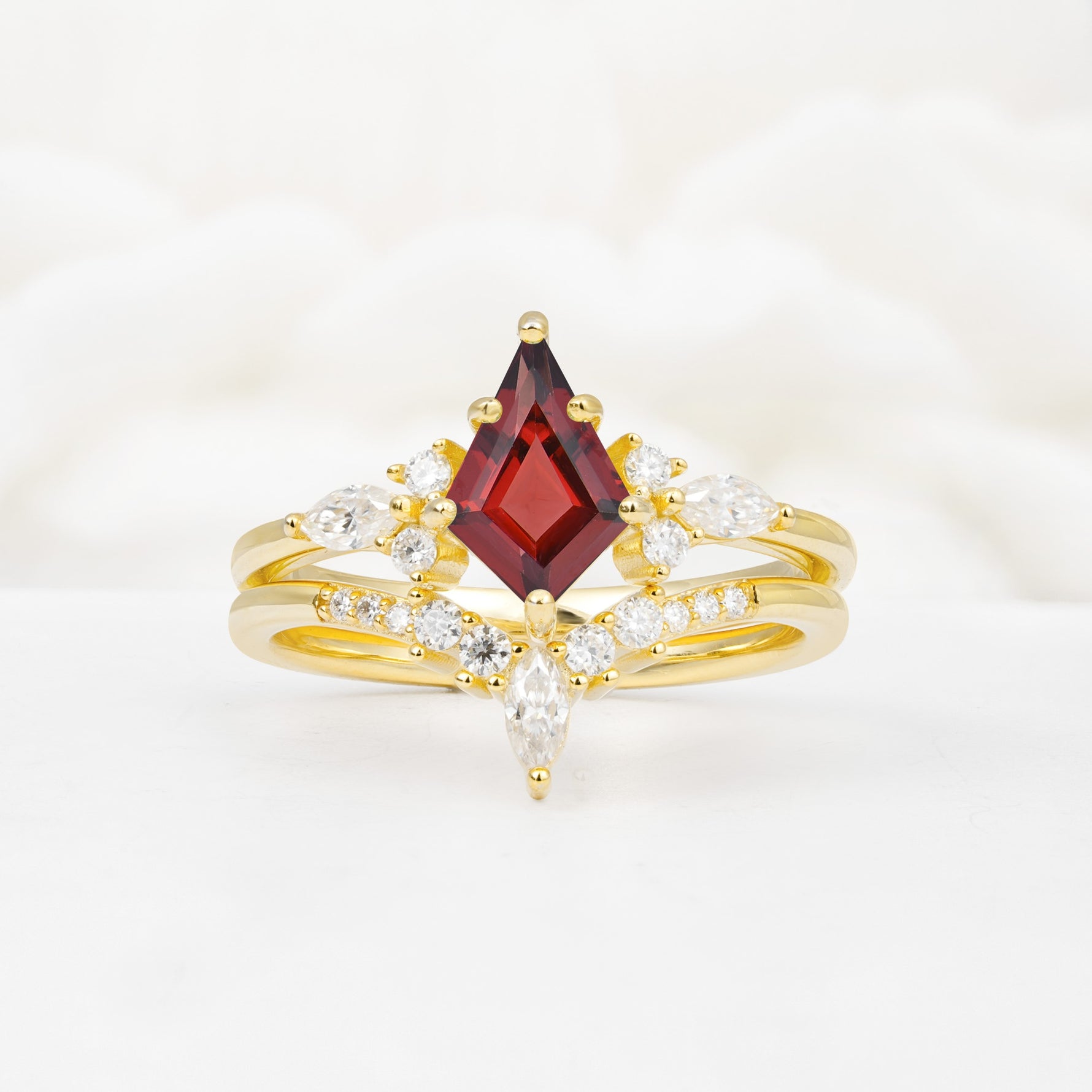 Vintage Kite Cut Split Shank Crown Garnet Bridal Ring Set - Yellow-Gold
