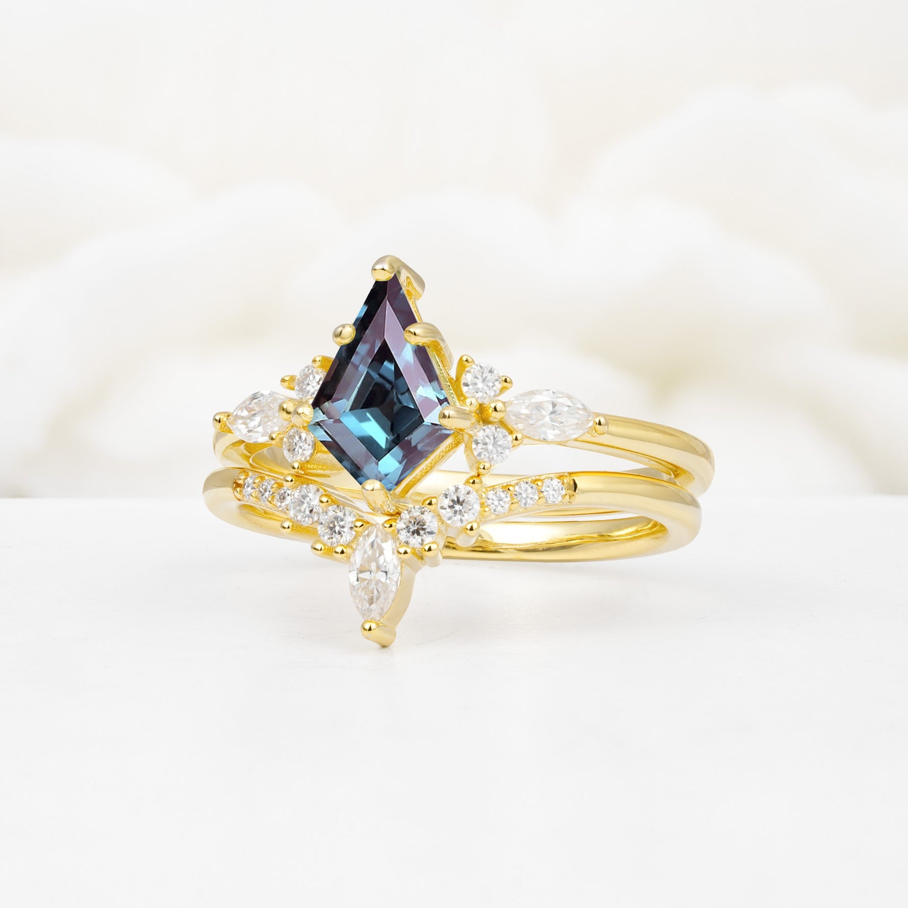 Vintage Kite Cut Split Shank Crown Alexandrite Bridal Ring Set - Rose-Gold