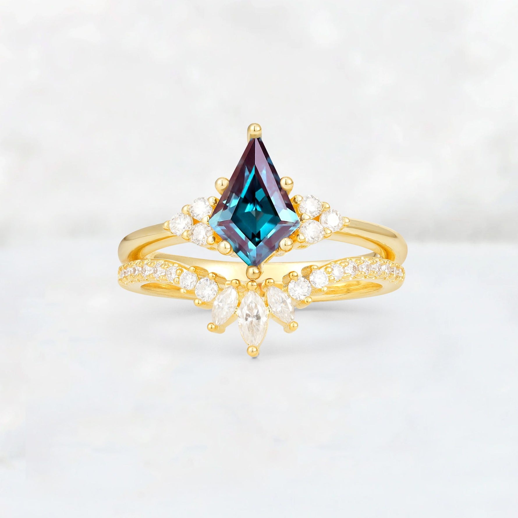 Kite Cut Alexandrite Marquise Cluster Bridal Ring Set - Yellow-Gold