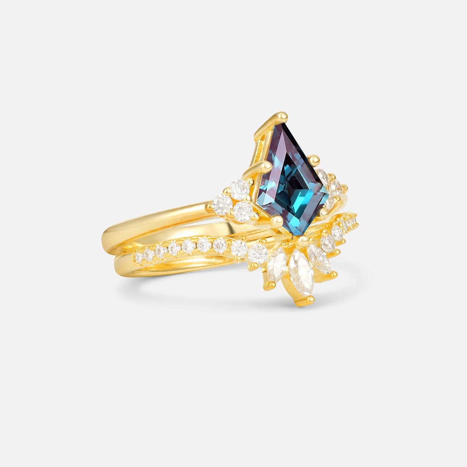 Kite Cut Alexandrite Marquise Cluster Bridal Ring Set - Rose-Gold